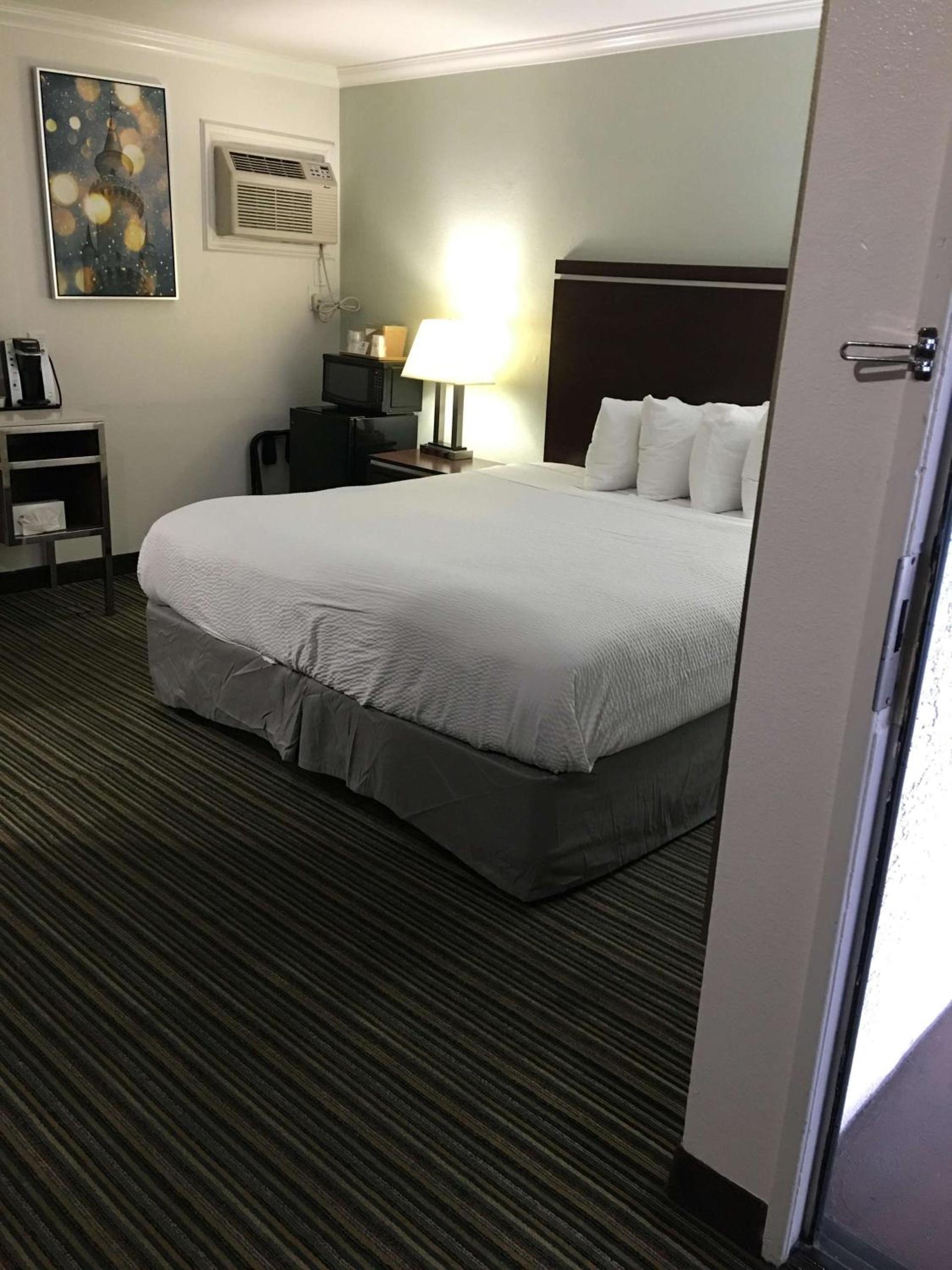 Best Western Courtesy Hotel - Anaheim Resort Amusement Park photo 23