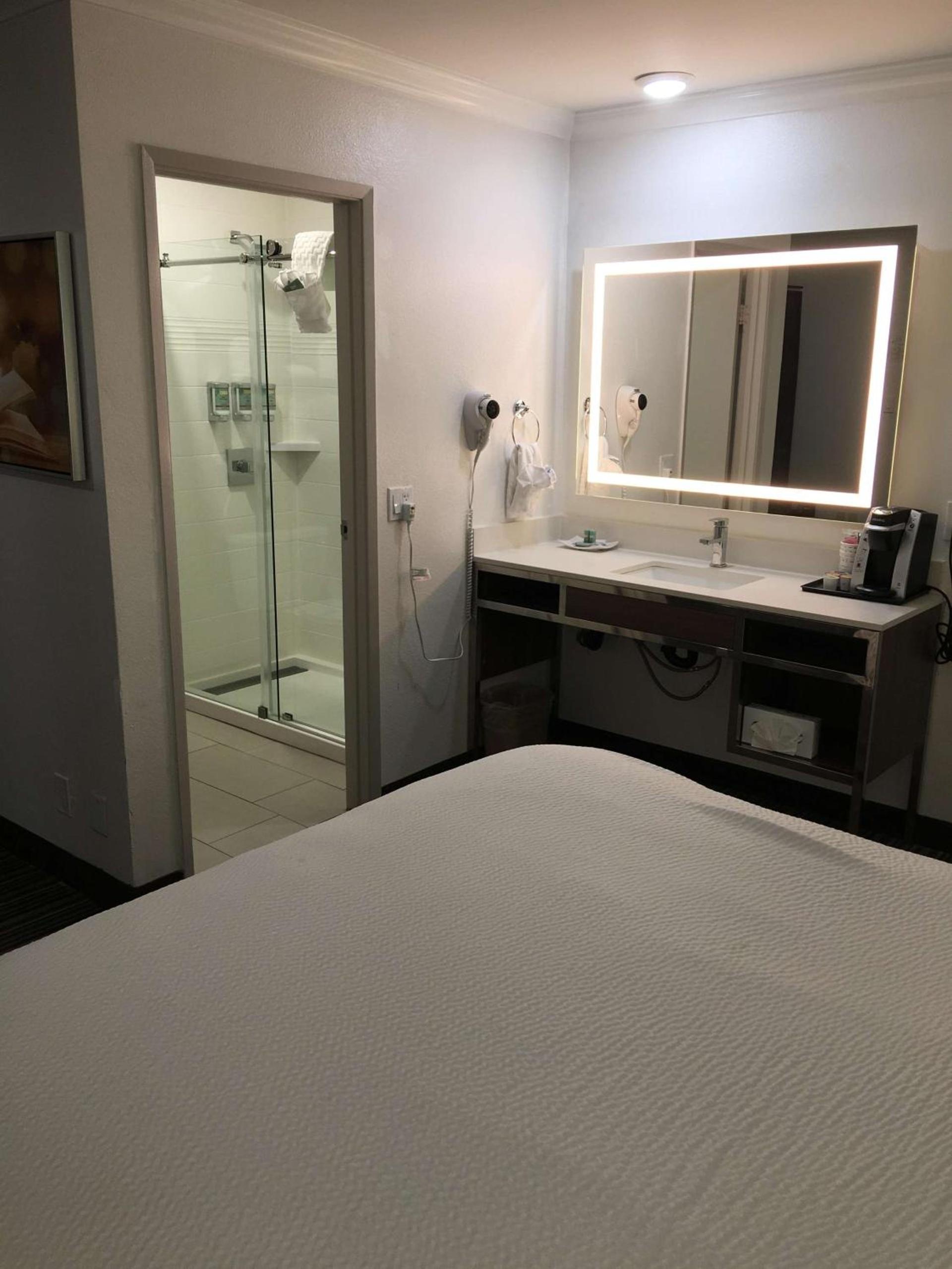Best Western Courtesy Hotel - Anaheim Resort Amusement Park photo 24