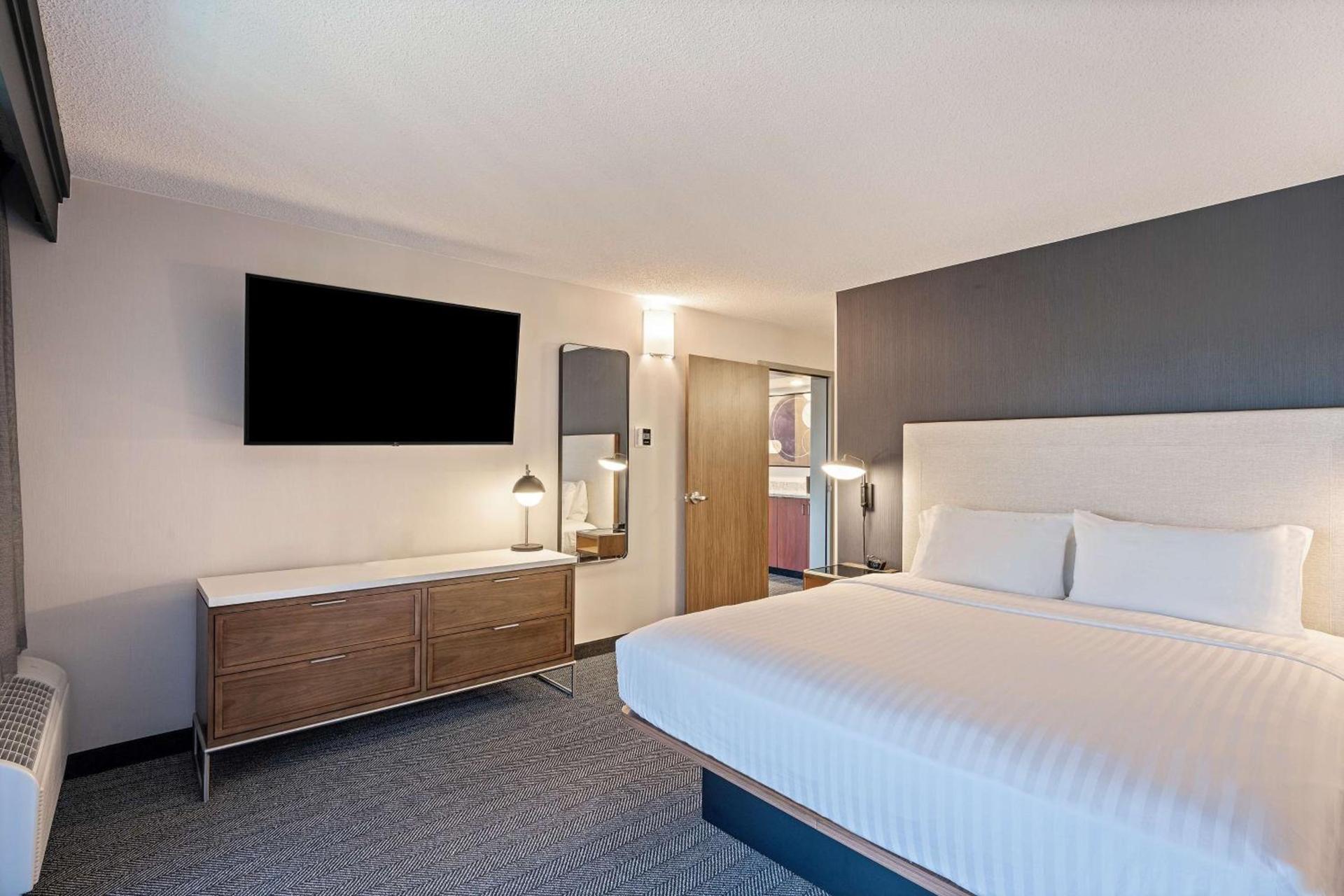 Sonesta Select Pleasant Hill photo 8