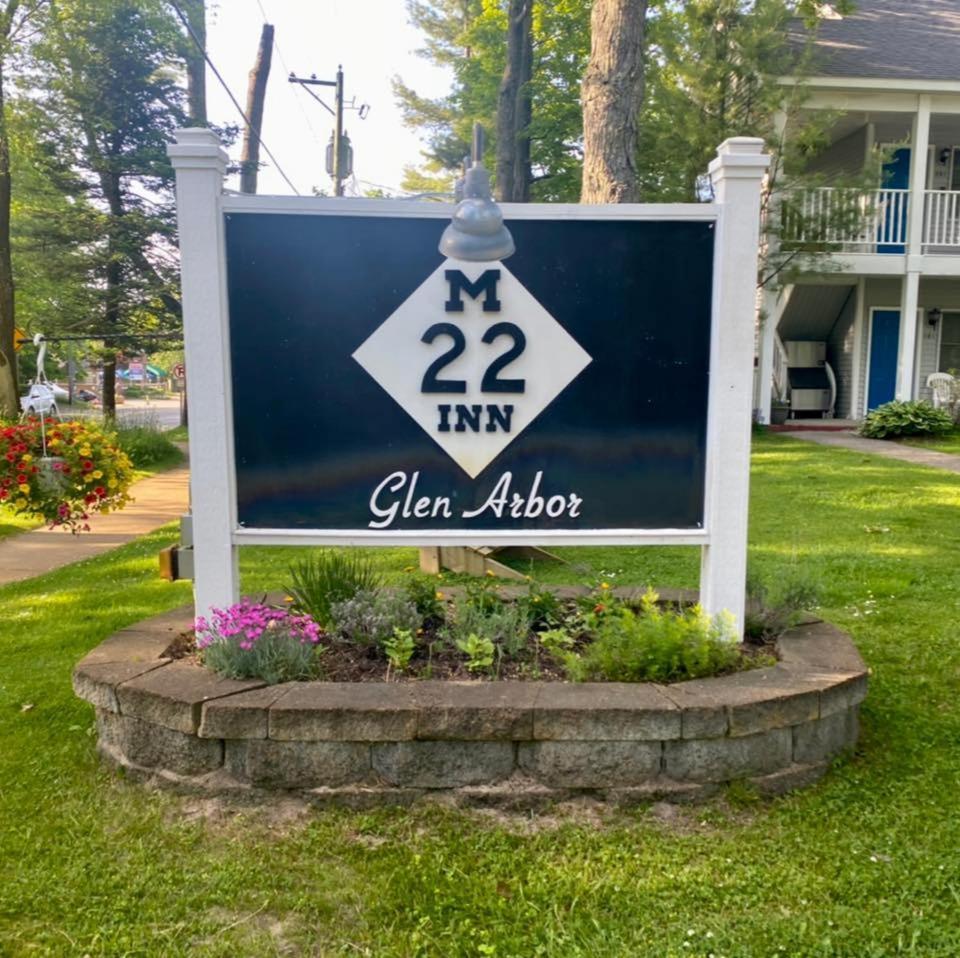 M22 Inn Glen Arbor photo 2
