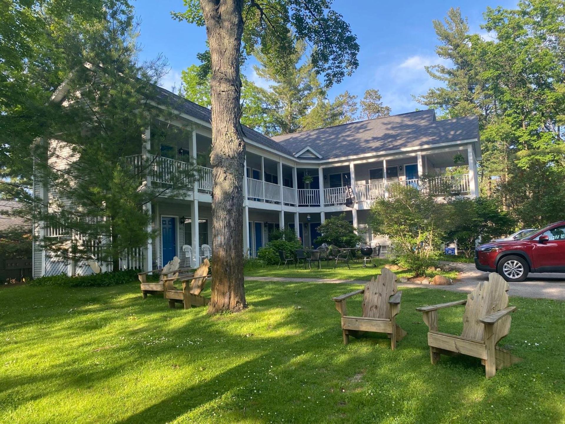M22 Inn Glen Arbor photo 7