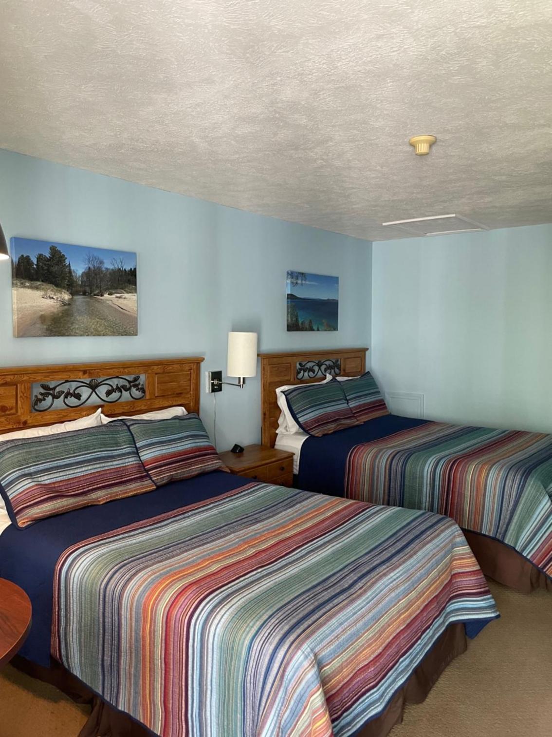 M22 Inn Glen Arbor photo 3
