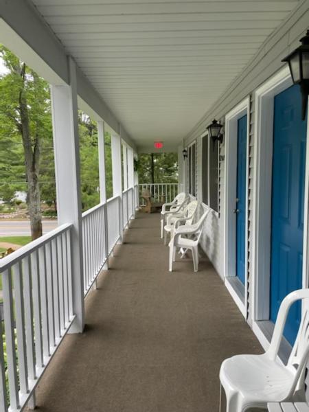 M22 Inn Glen Arbor photo 10