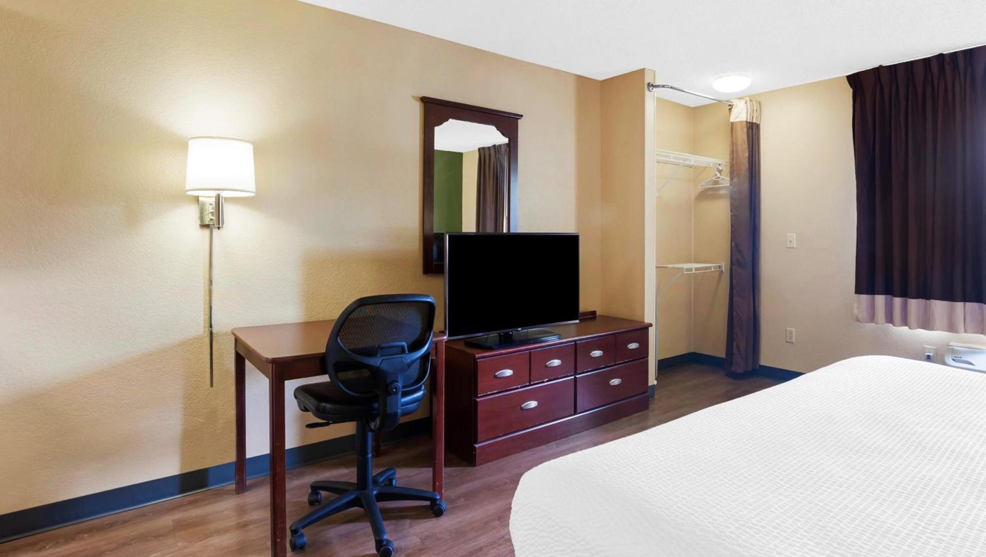 Home 1 Suites Extended Stay photo 12