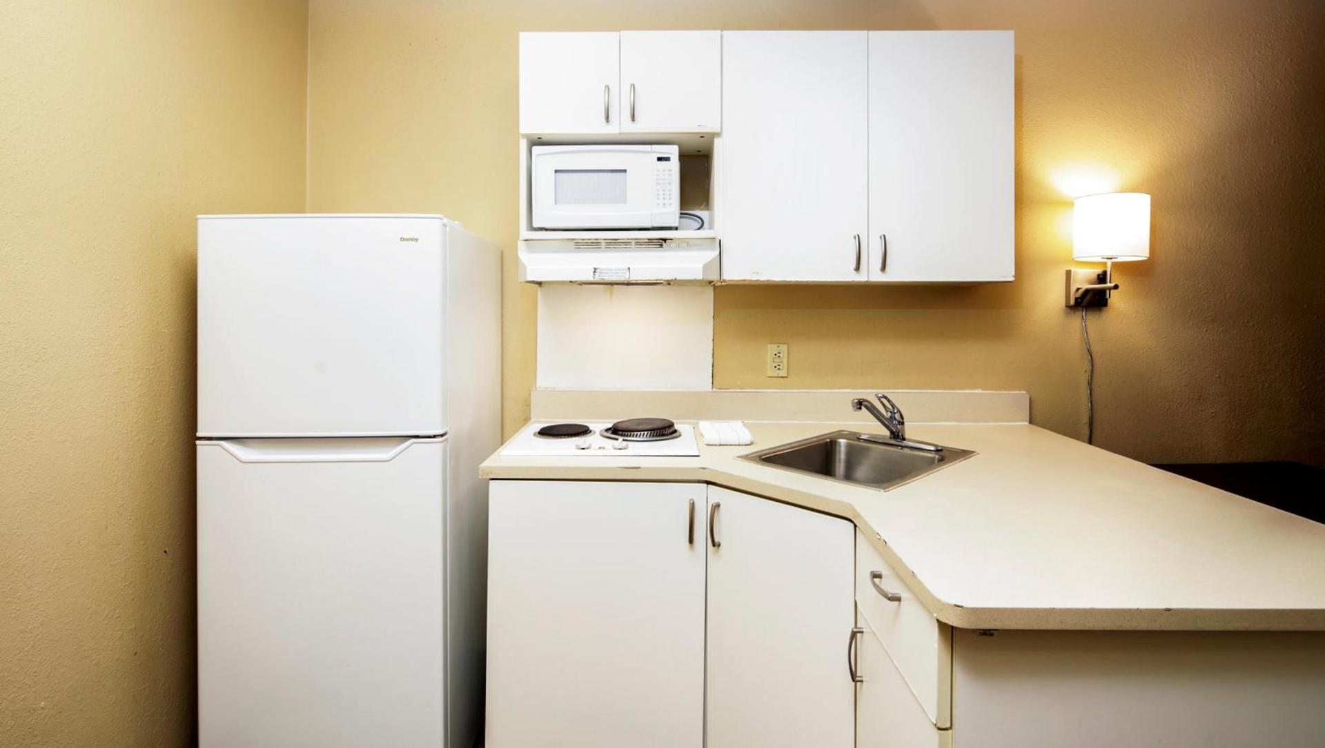 Home 1 Suites Extended Stay photo 15
