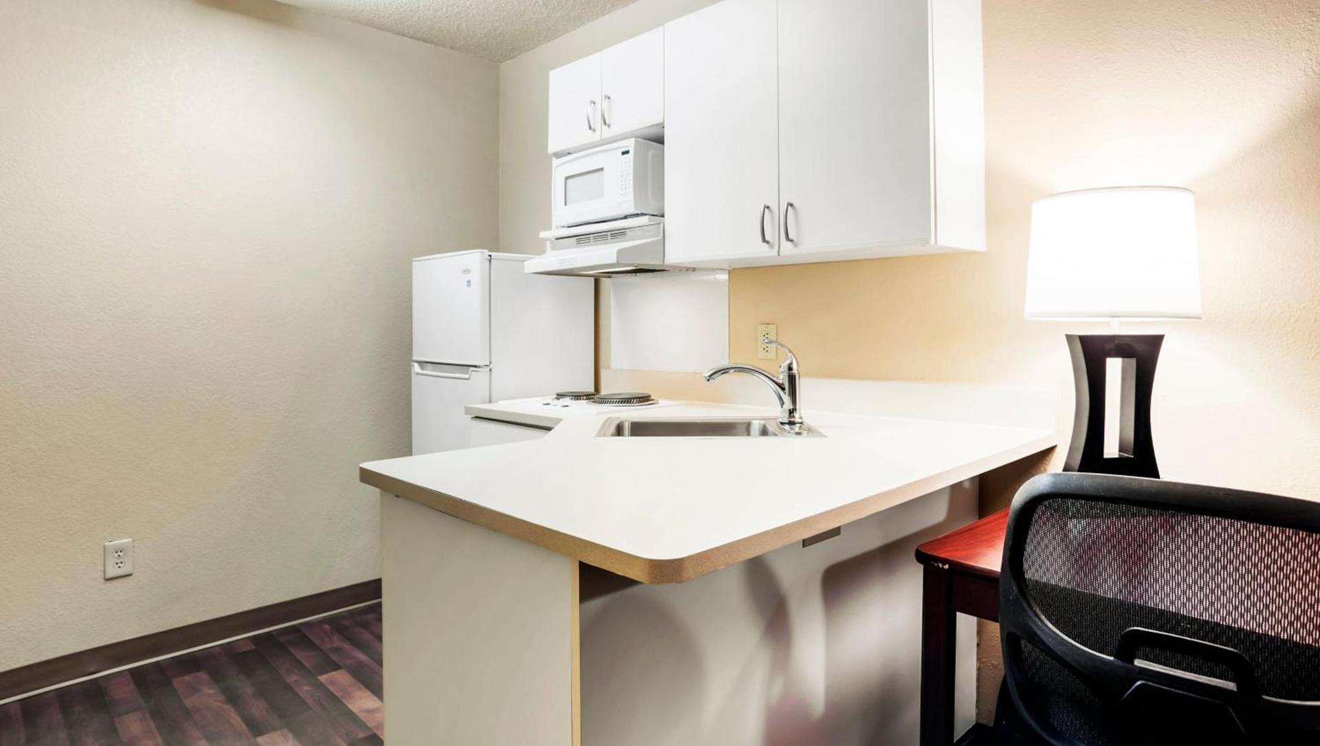 Home 1 Suites Extended Stay photo 17