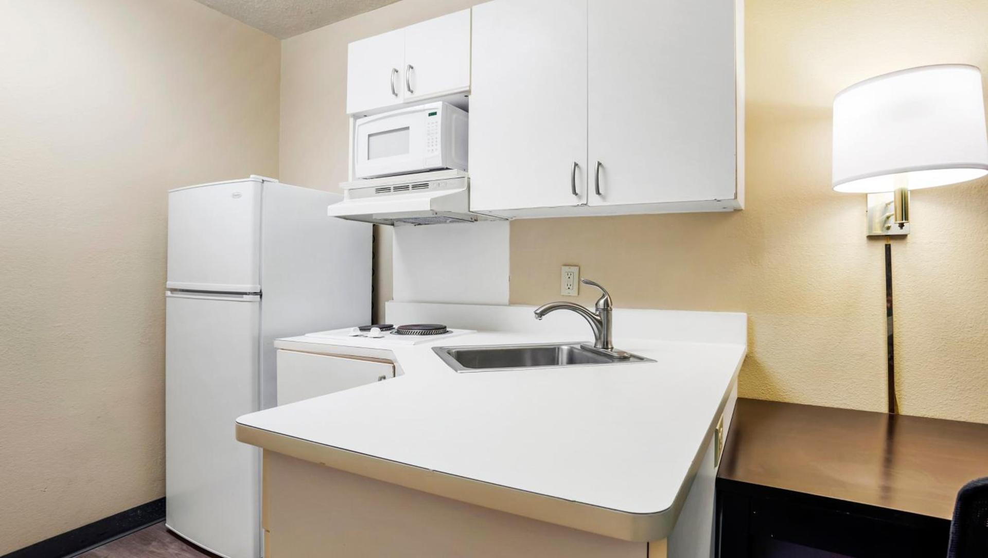 Home 1 Suites Extended Stay photo 19