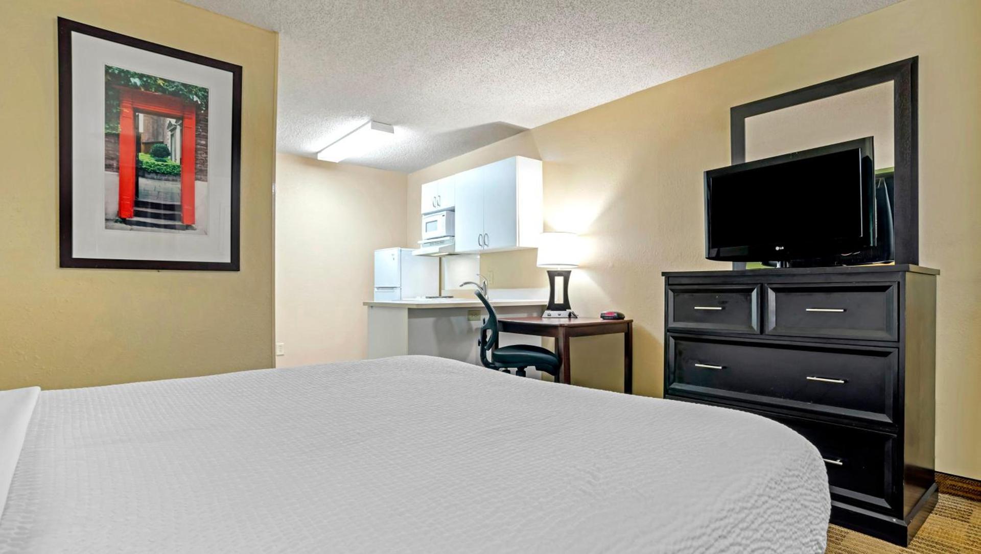 Home 1 Suites Extended Stay photo 13
