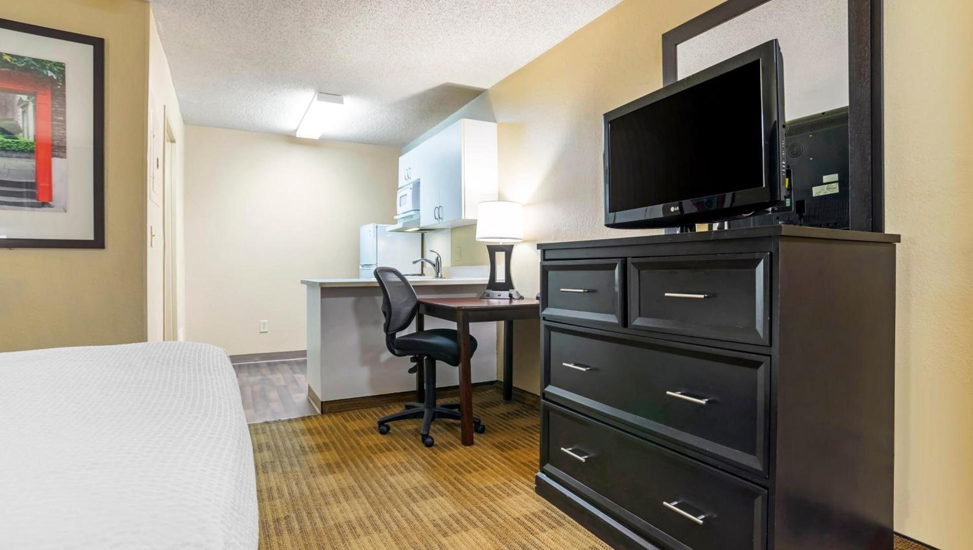Home 1 Suites Extended Stay photo 16