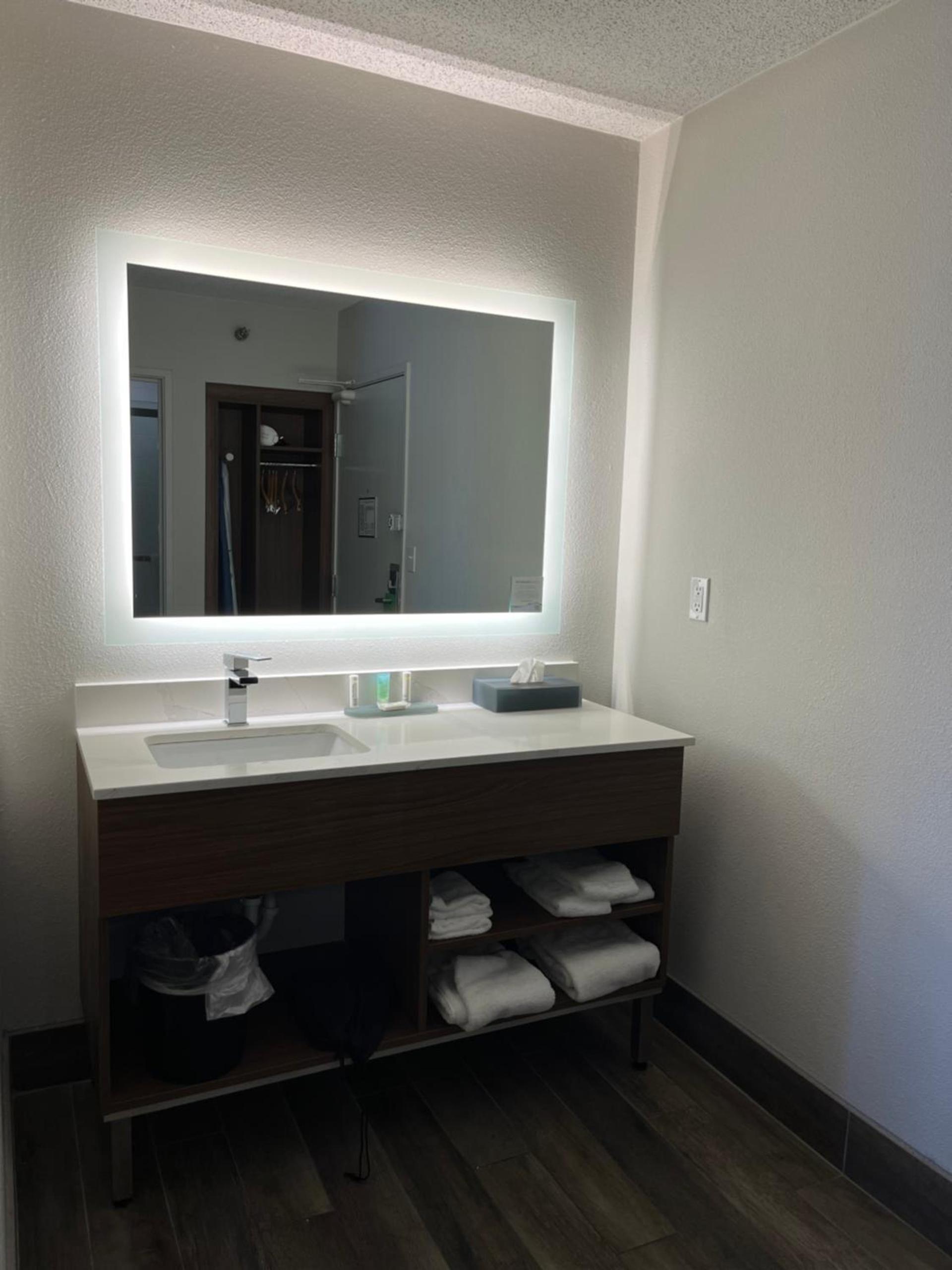 La Quinta by Wyndham Nashville Airport photo 46