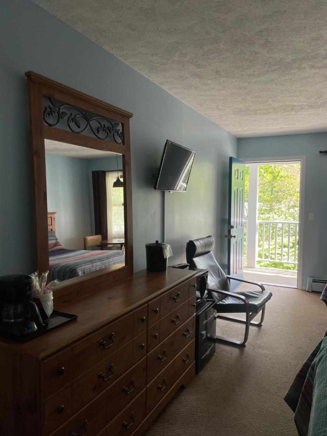 M22 Inn Glen Arbor photo 11