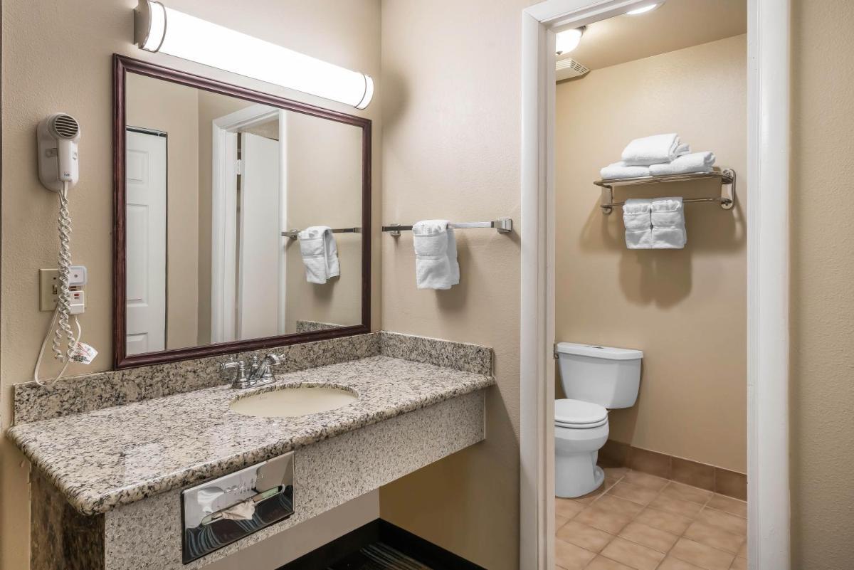 Oasis Inn Tacoma photo 18