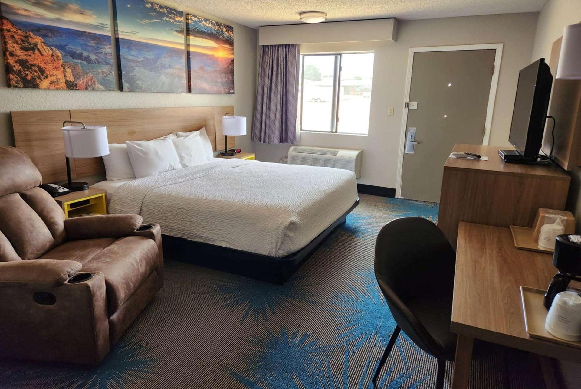 Days Inn by Wyndham Tucumcari photo 15