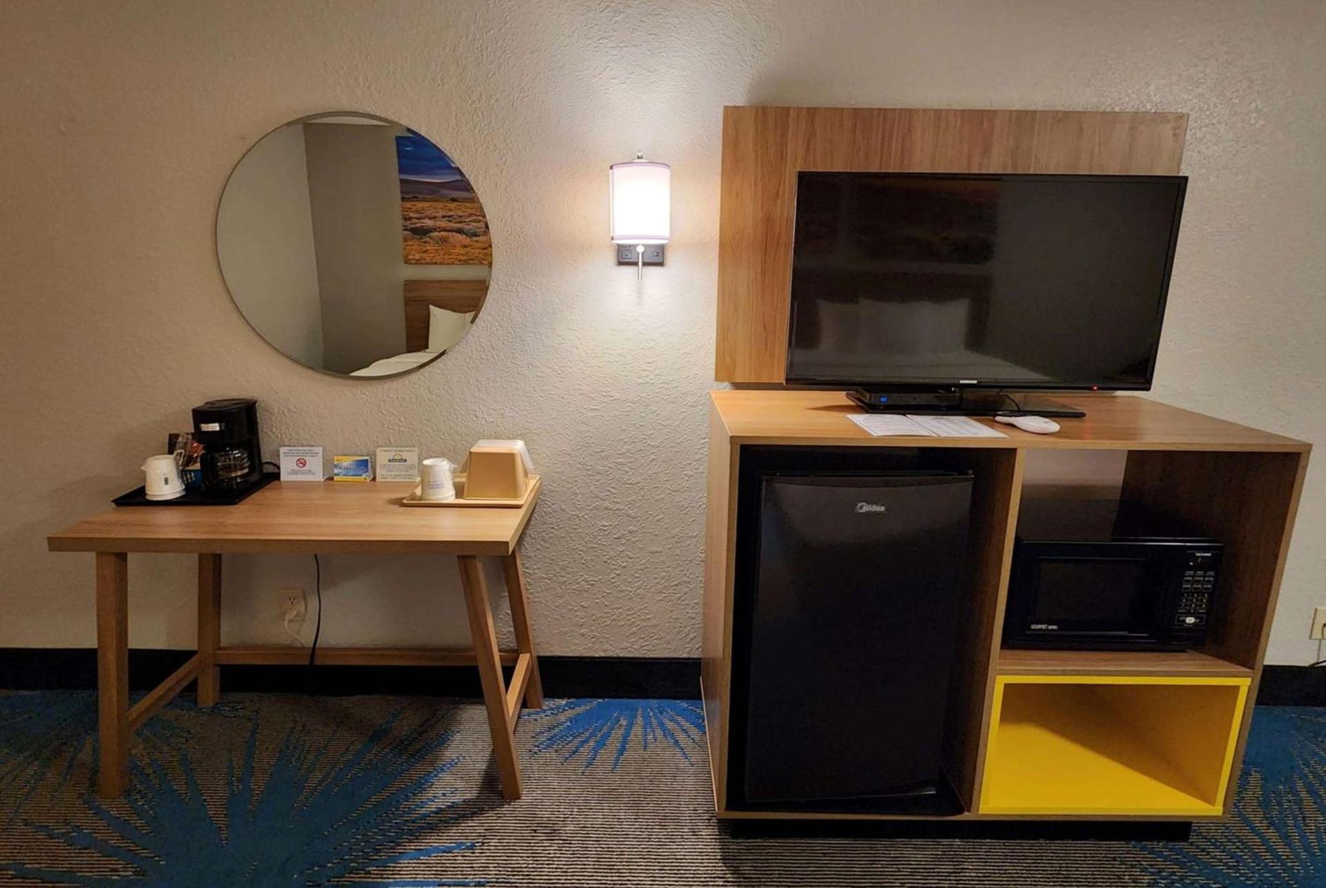 Days Inn by Wyndham Tucumcari photo 18