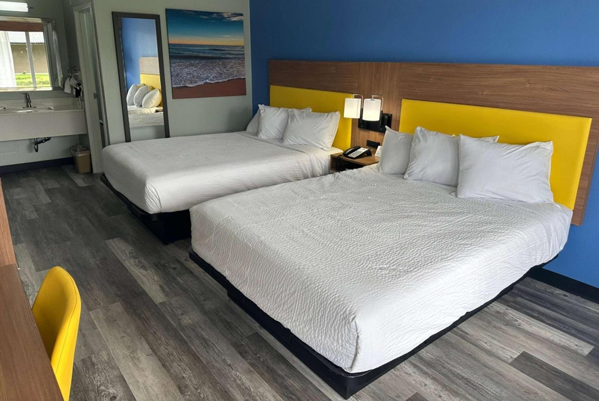 Days Inn & Suites by Wyndham Jennings photo 8