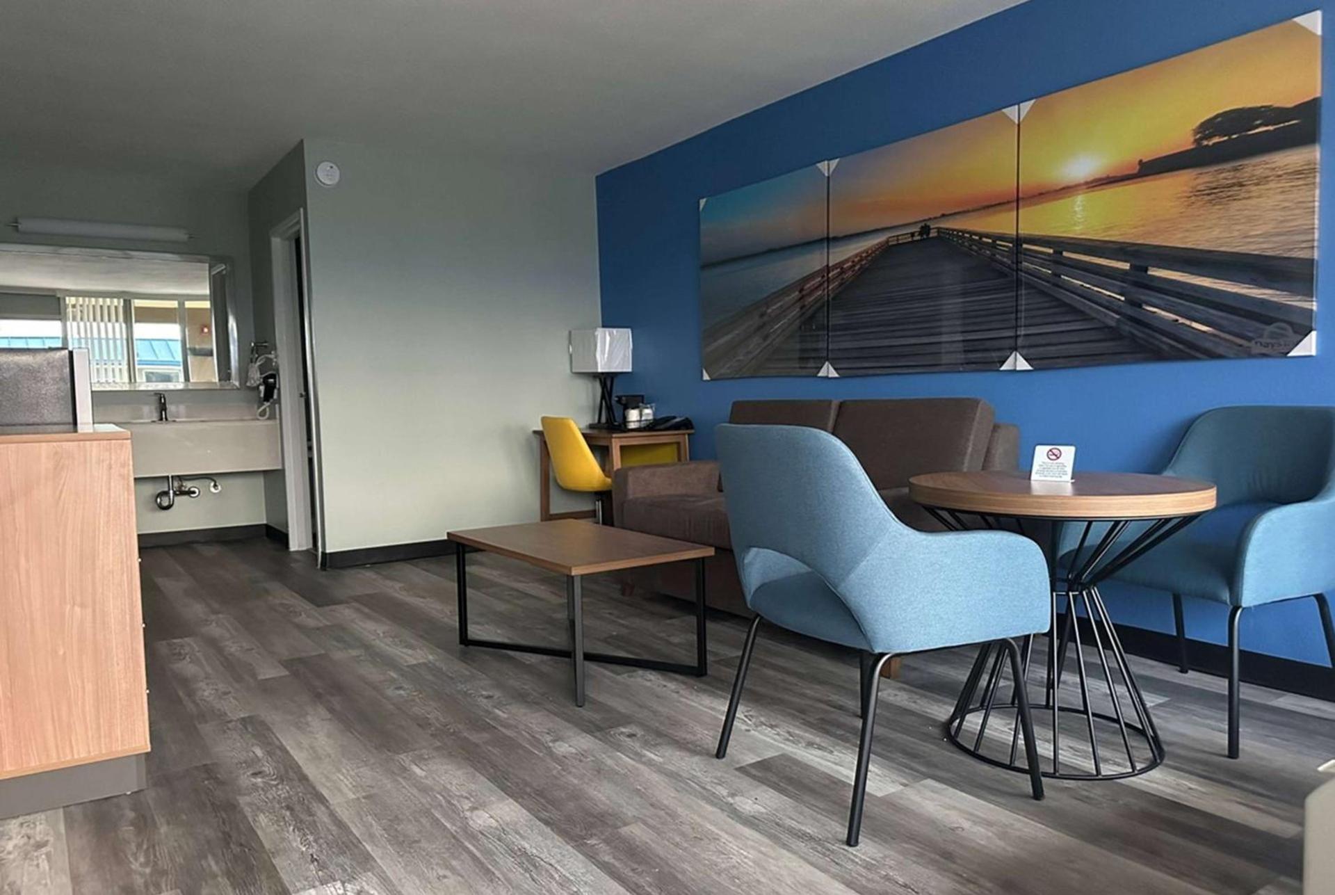 Days Inn & Suites by Wyndham Jennings photo 17