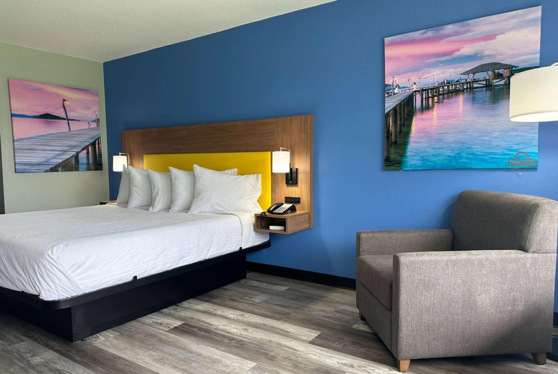 Days Inn & Suites by Wyndham Jennings photo 18