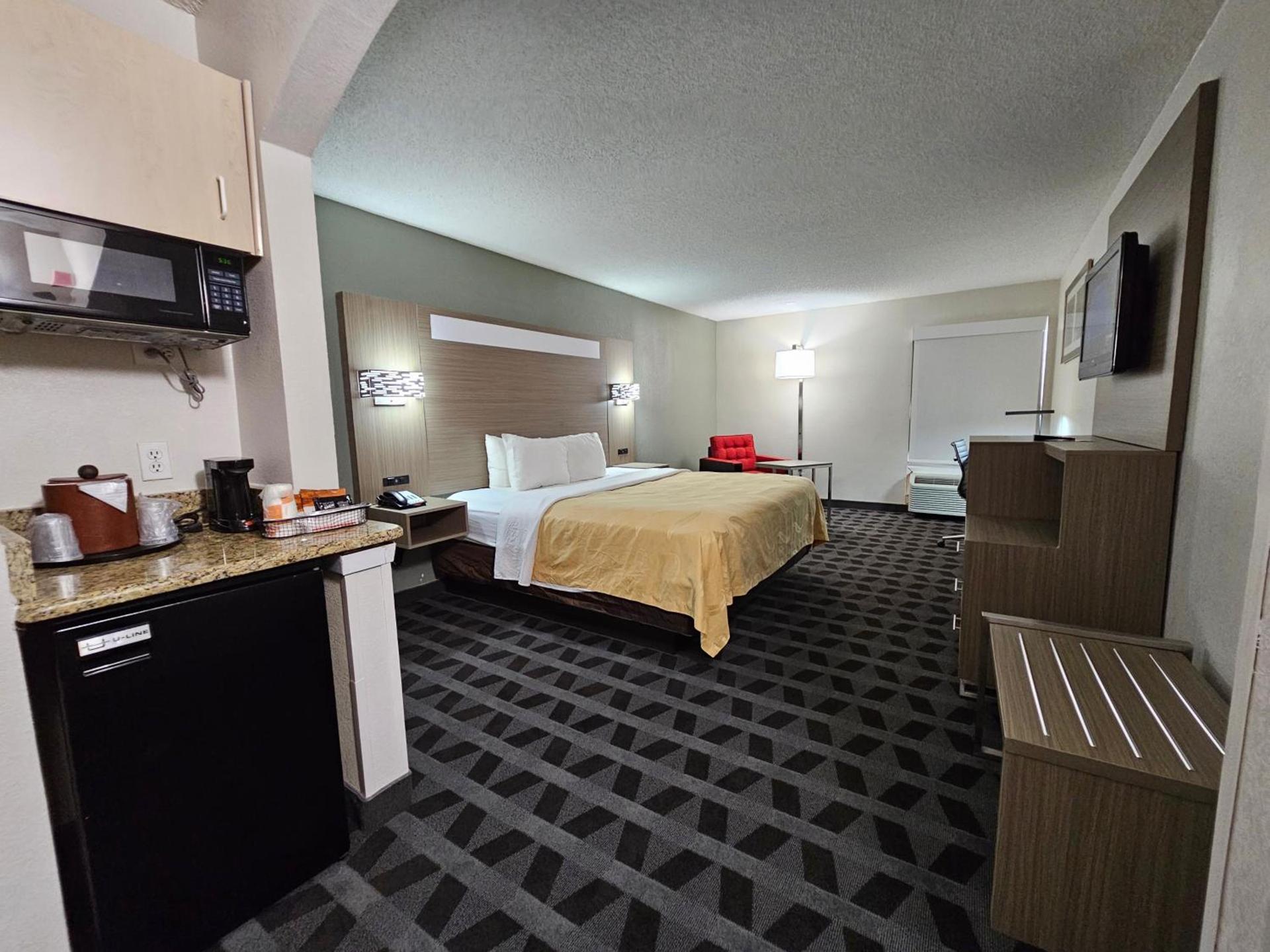 Quality Inn & Suites Irving DFW Airport South photo 70