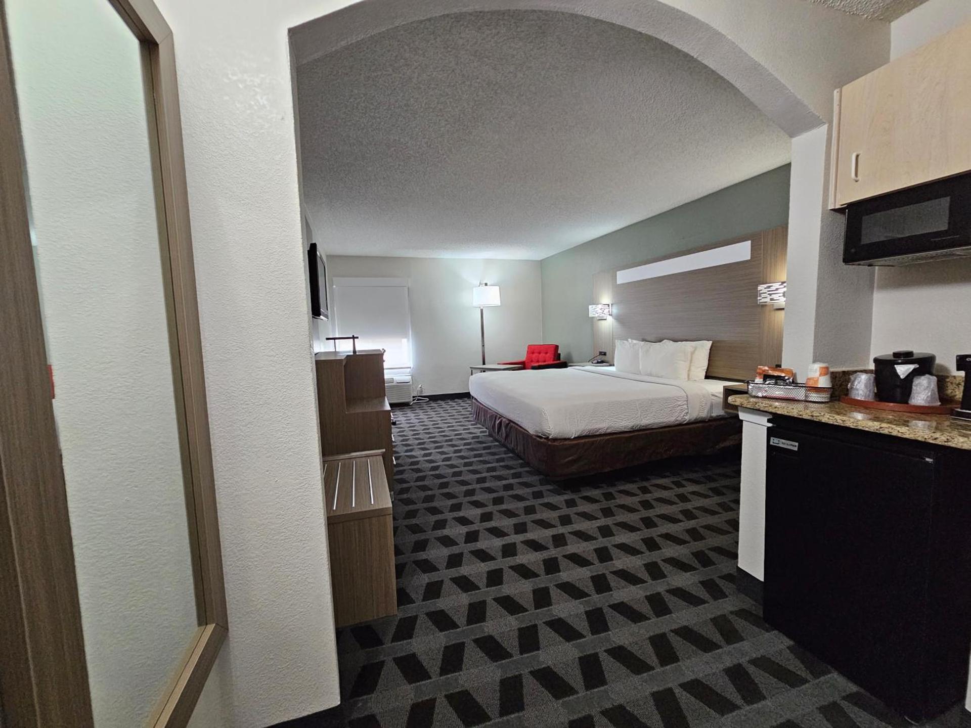 Quality Inn & Suites Irving DFW Airport South photo 69