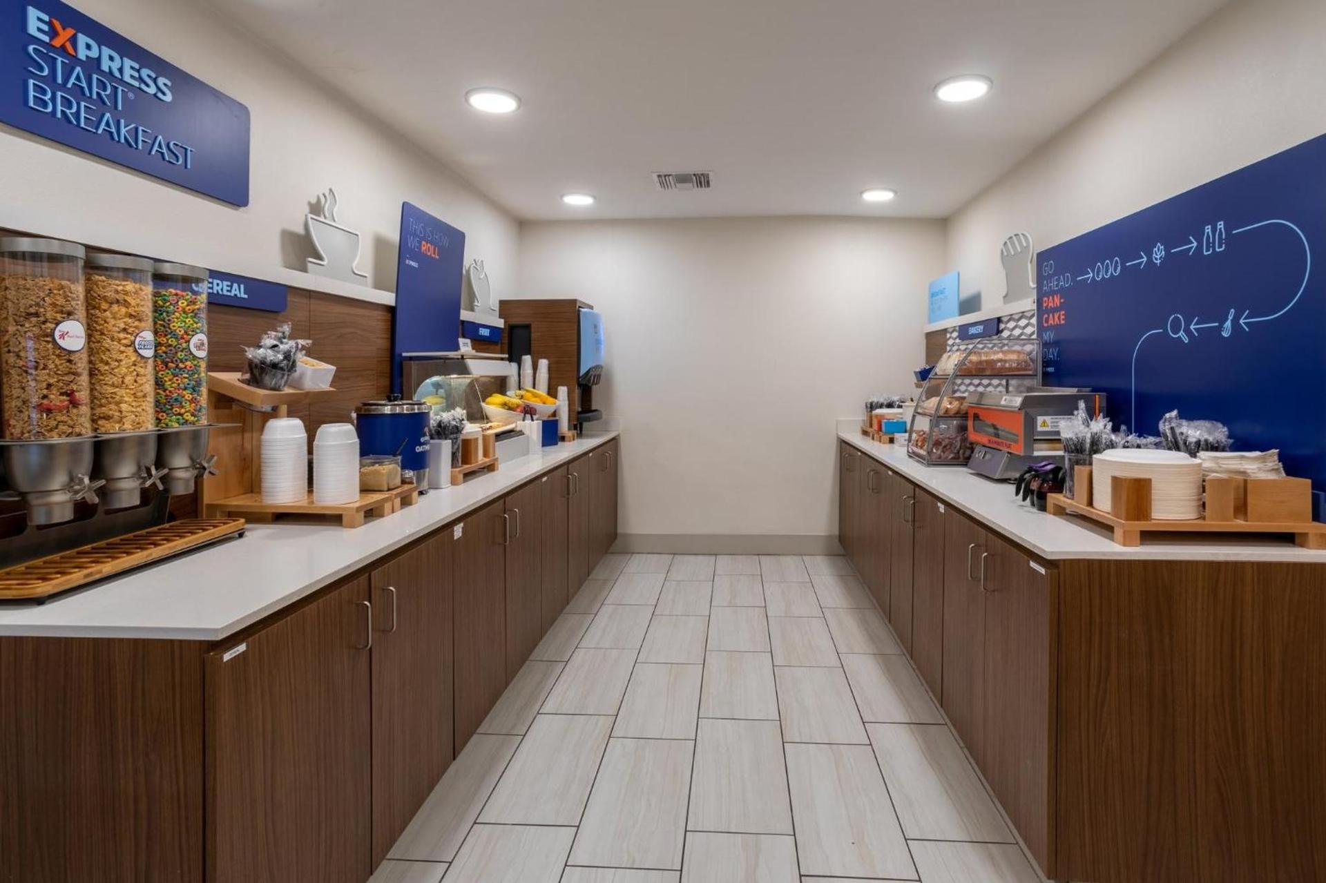 Holiday Inn Express & Suites Tucson North - Marana, by IHG photo 7