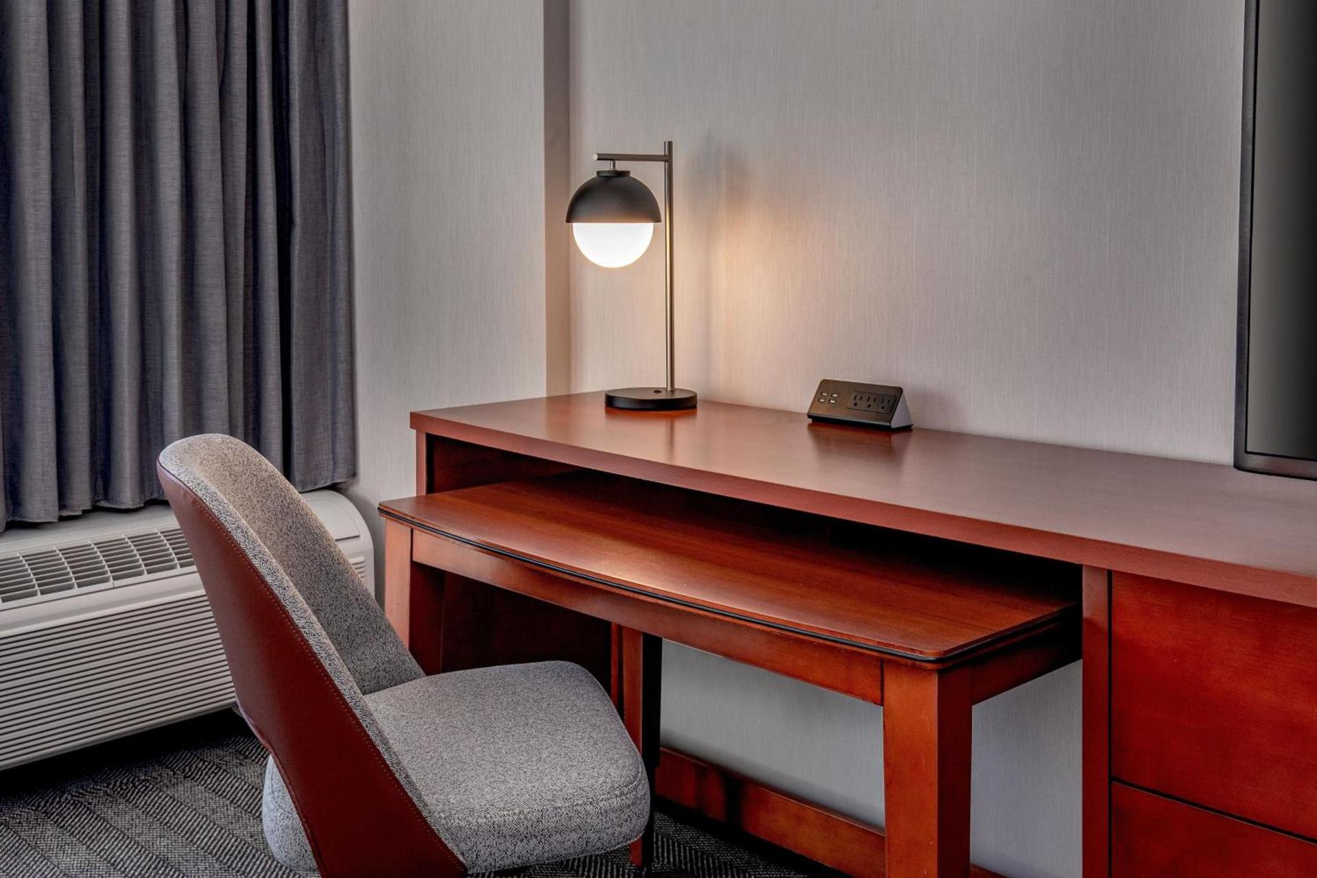 Courtyard by Marriott Boston Andover photo 11