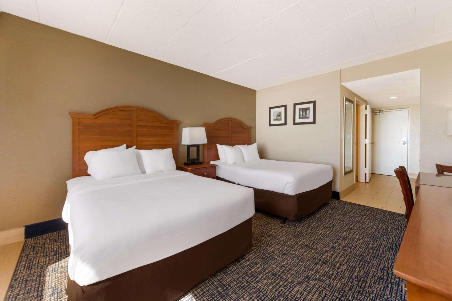 Comfort Inn South Oceanfront photo 8
