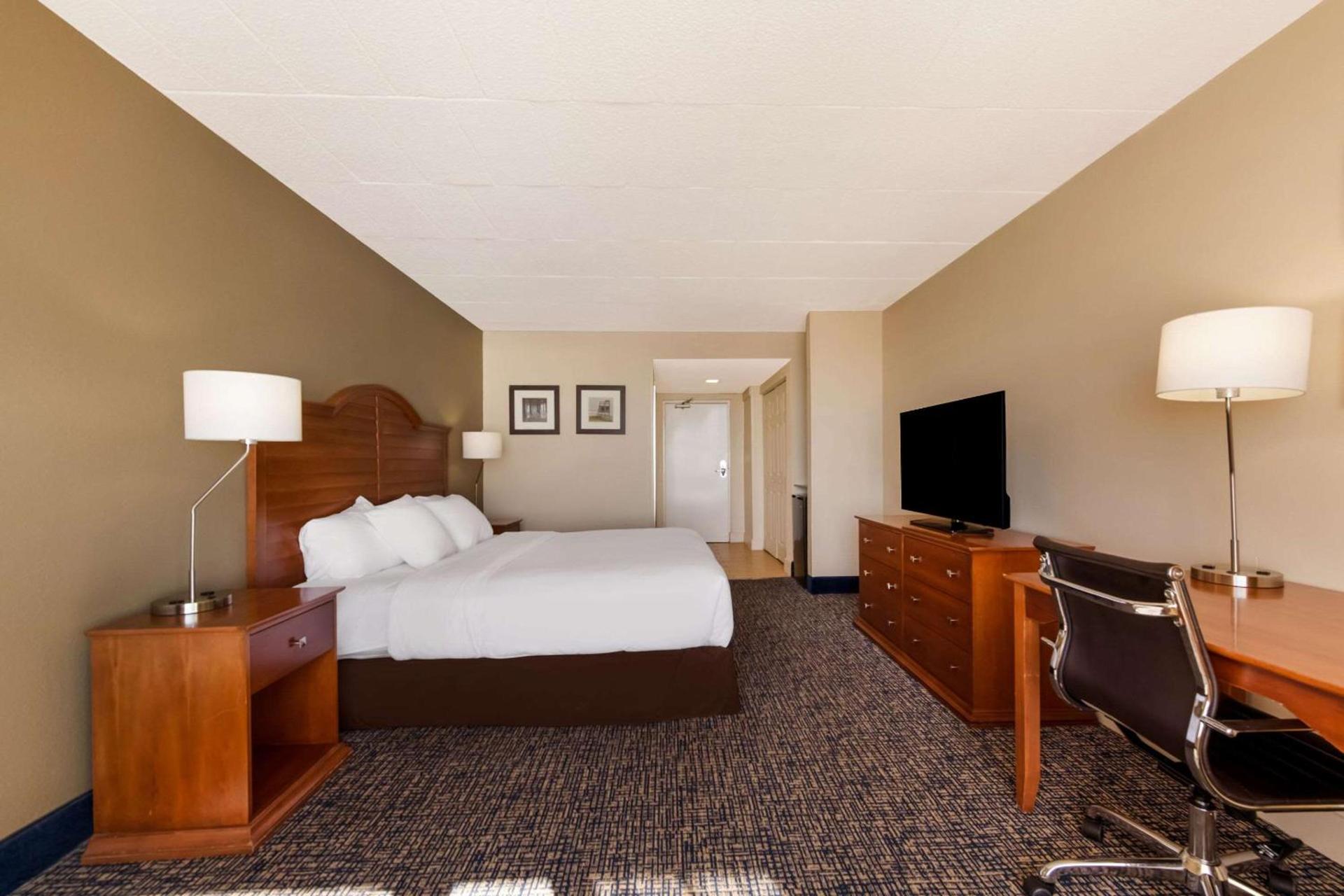 Comfort Inn South Oceanfront photo 13