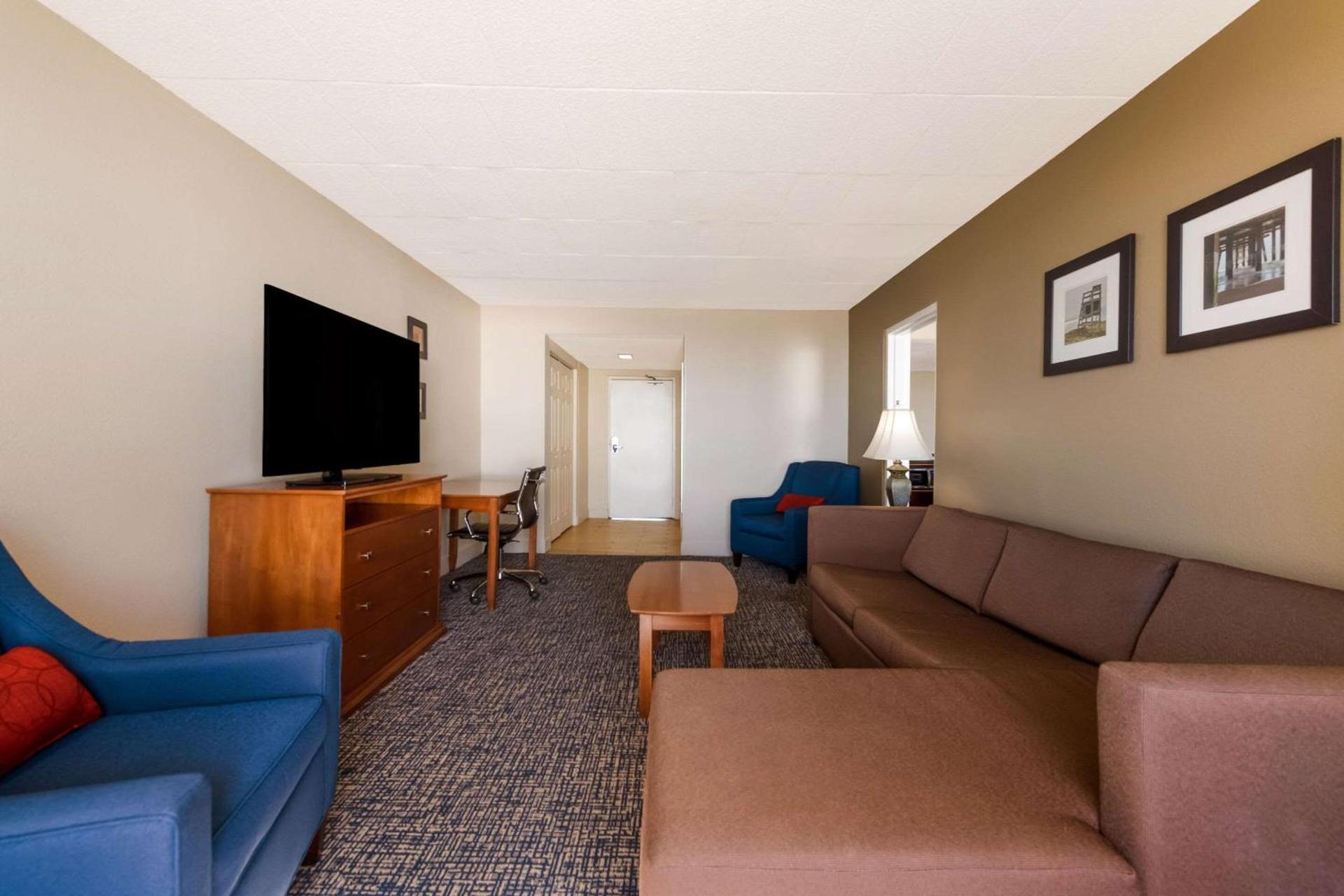 Comfort Inn South Oceanfront photo 40