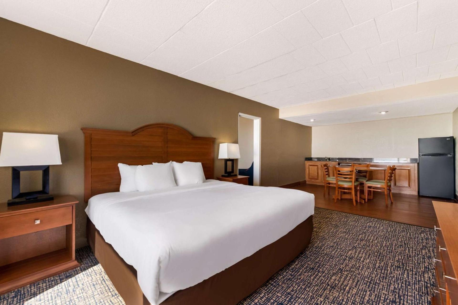 Comfort Inn South Oceanfront photo 42
