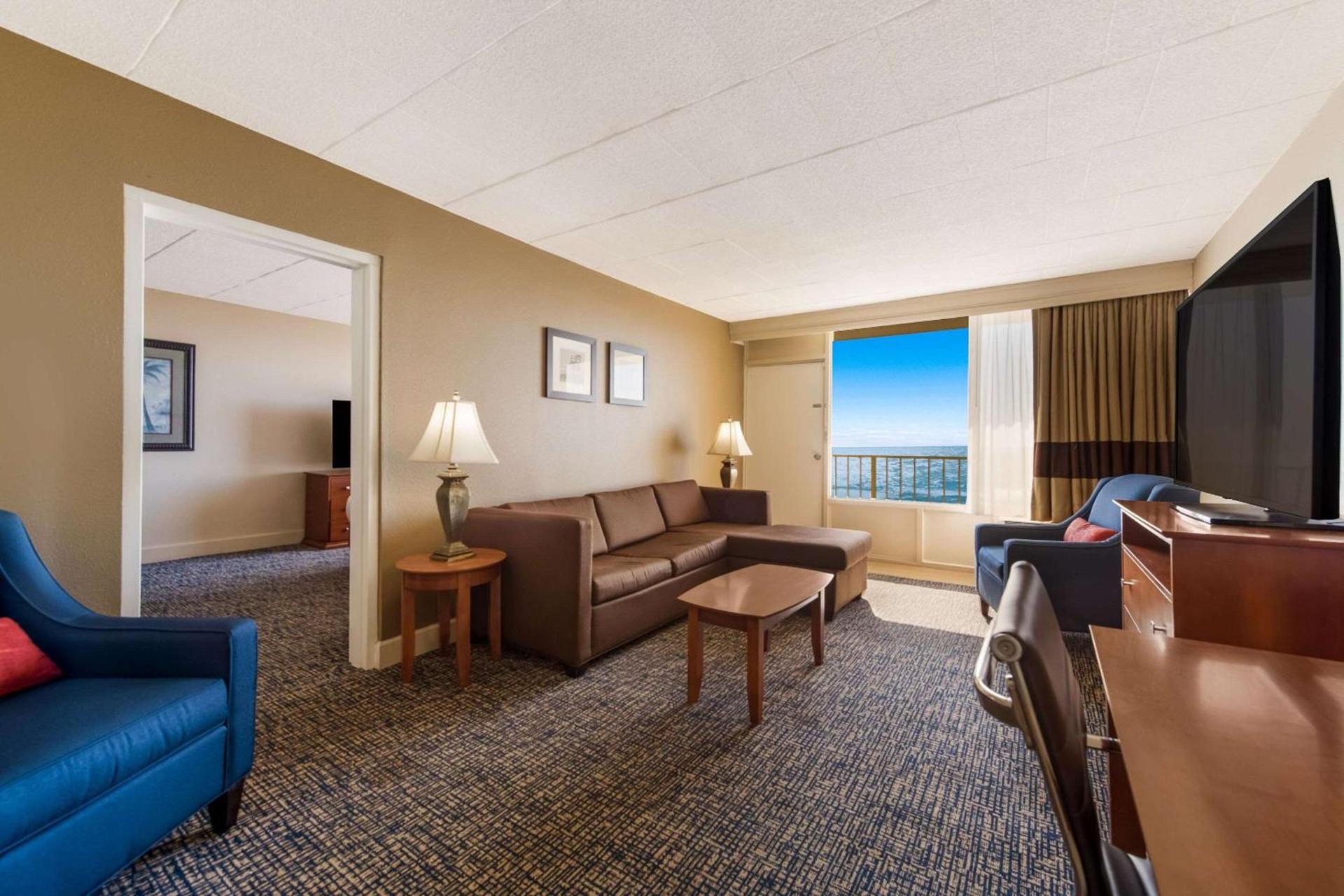 Comfort Inn South Oceanfront photo 41