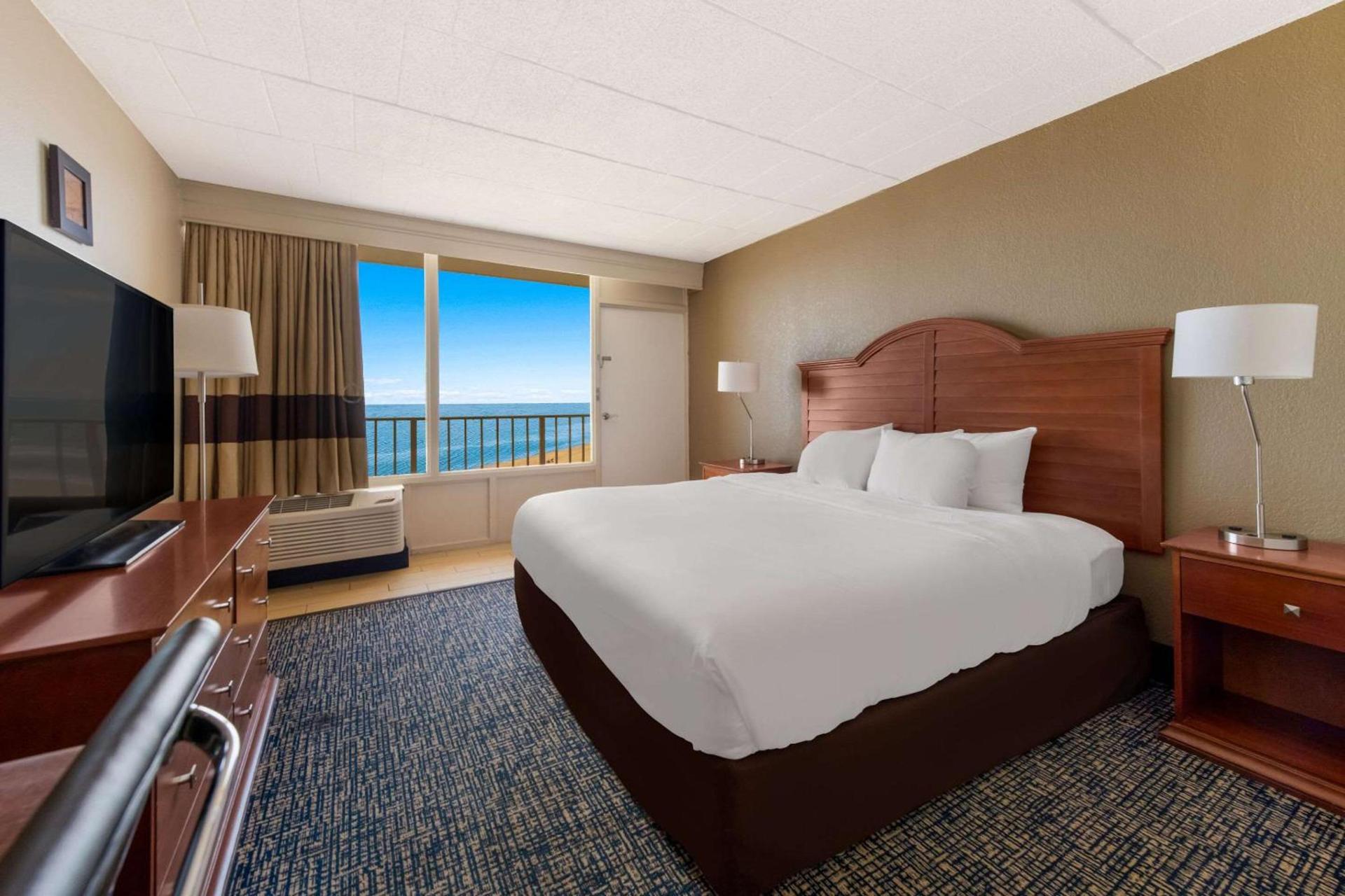 Comfort Inn South Oceanfront photo 21