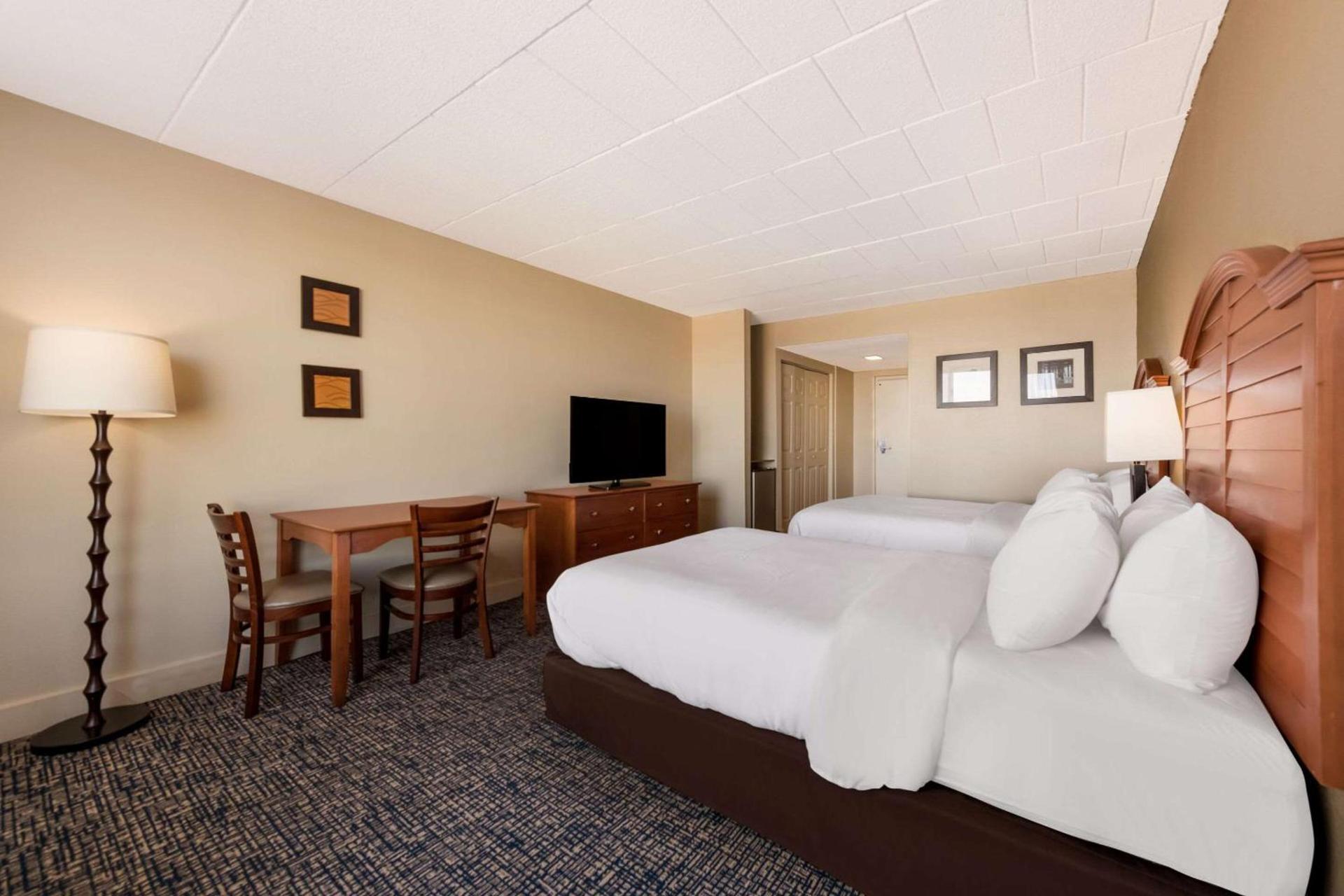 Comfort Inn South Oceanfront photo 30