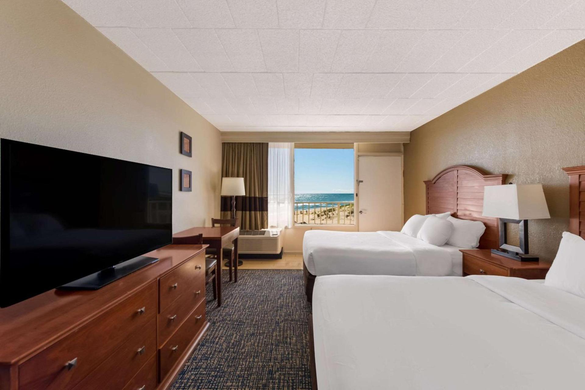 Comfort Inn South Oceanfront photo 32