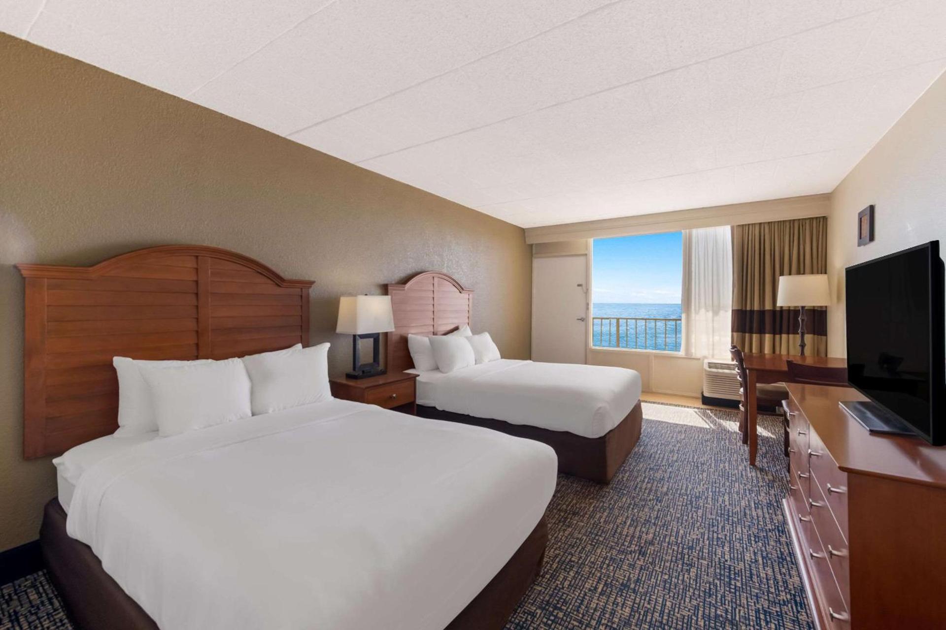 Comfort Inn South Oceanfront photo 36