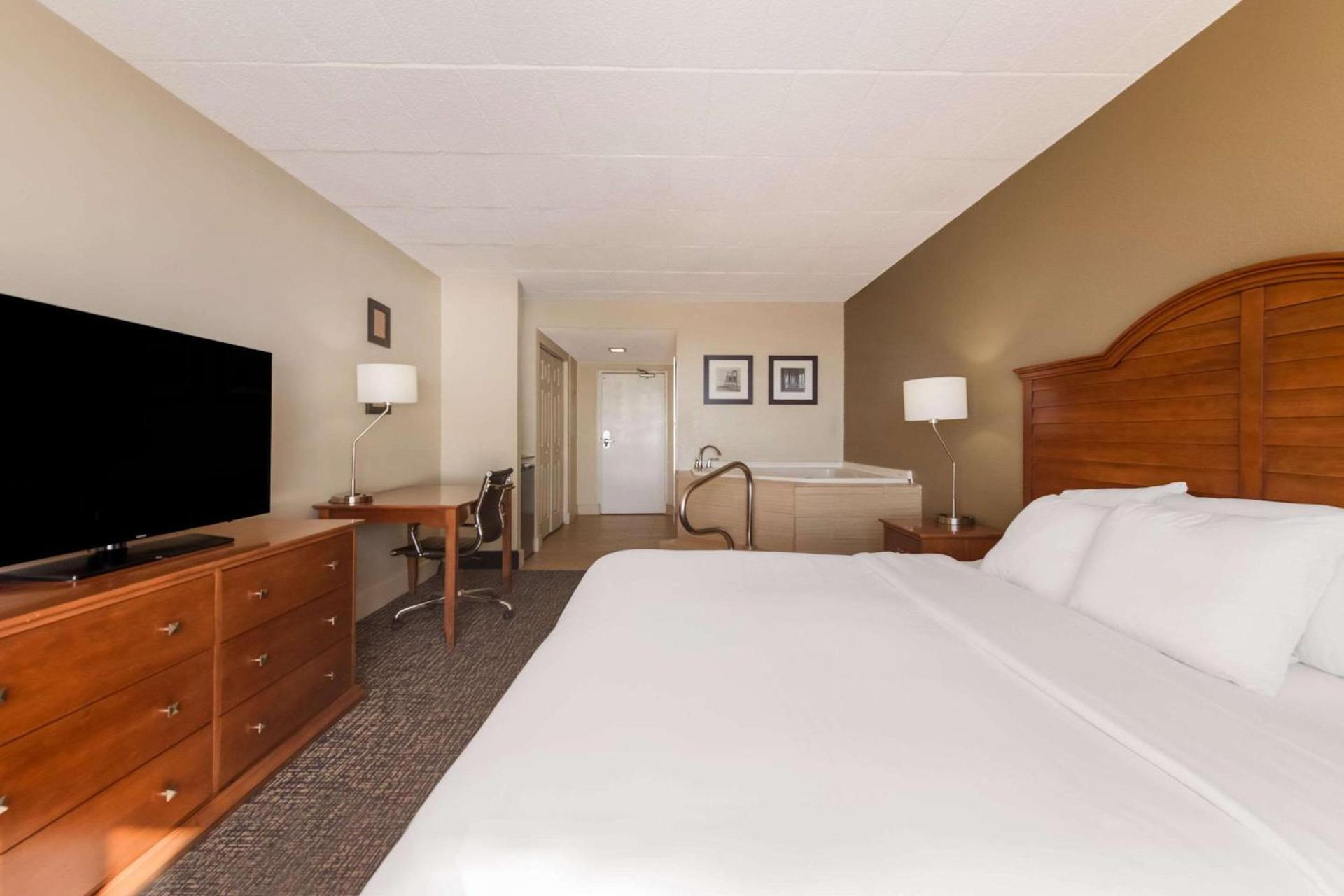 Comfort Inn South Oceanfront photo 45