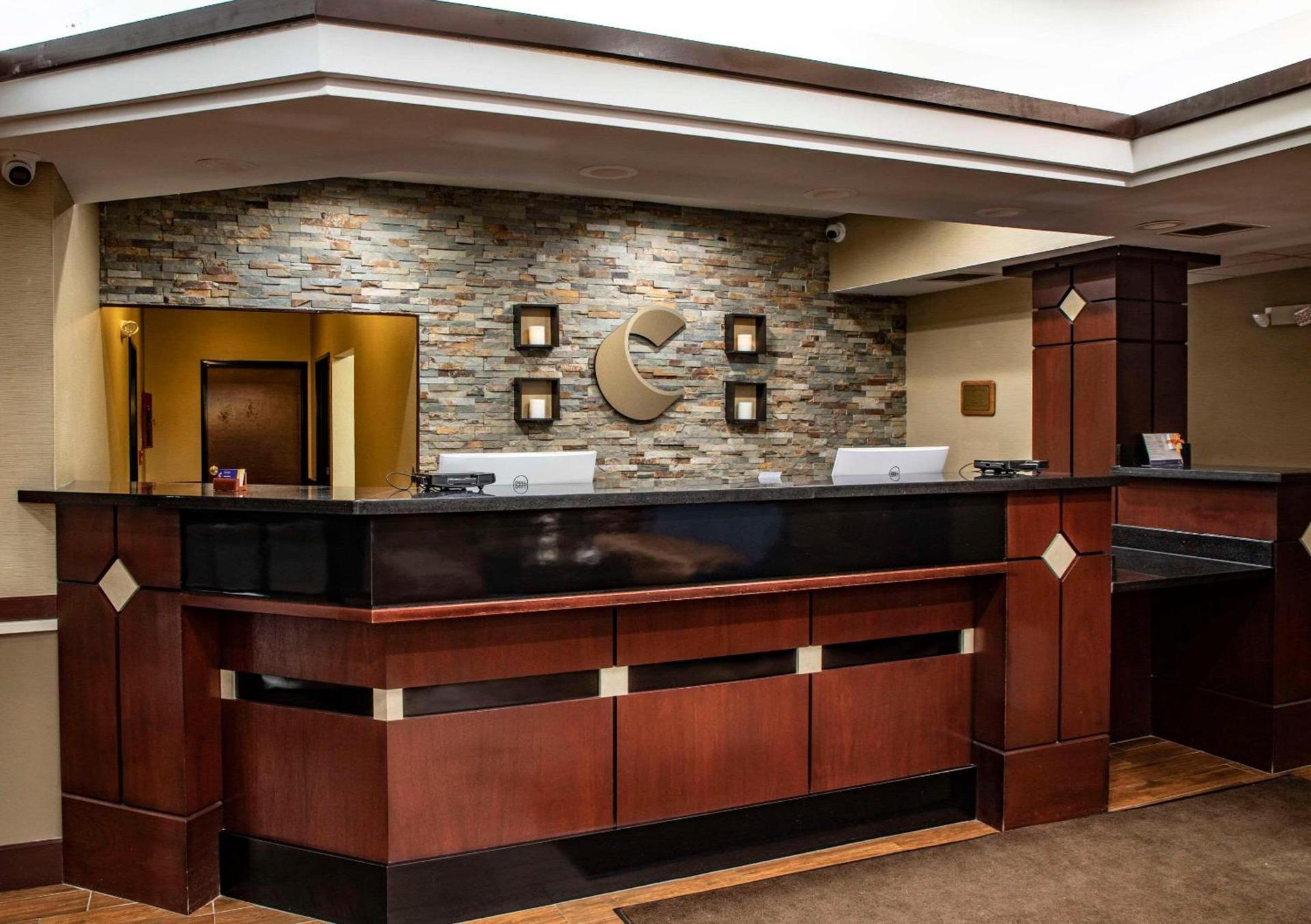 Comfort Inn & Suites Hutchinson photo 9