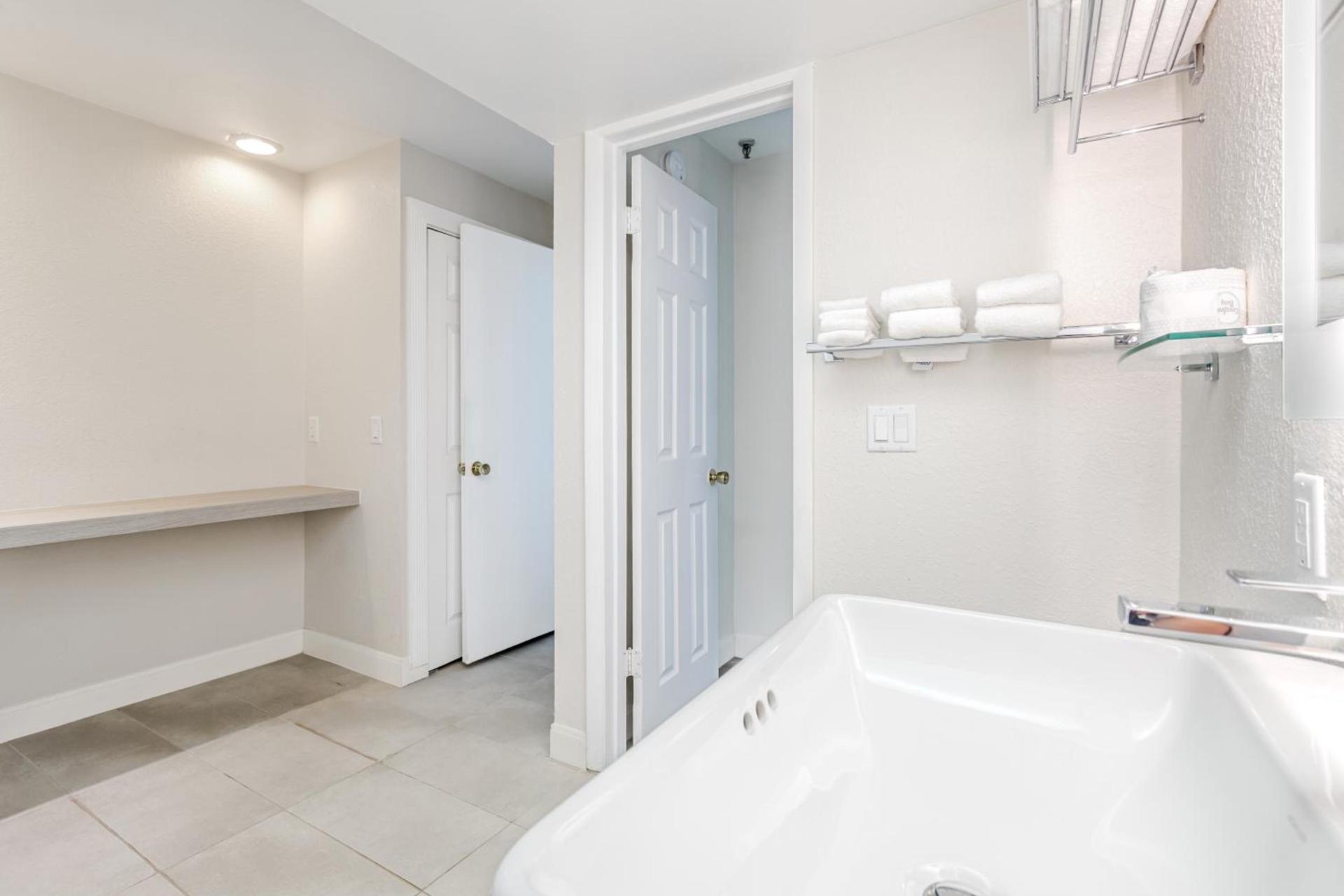 Grand Shores West photo 49