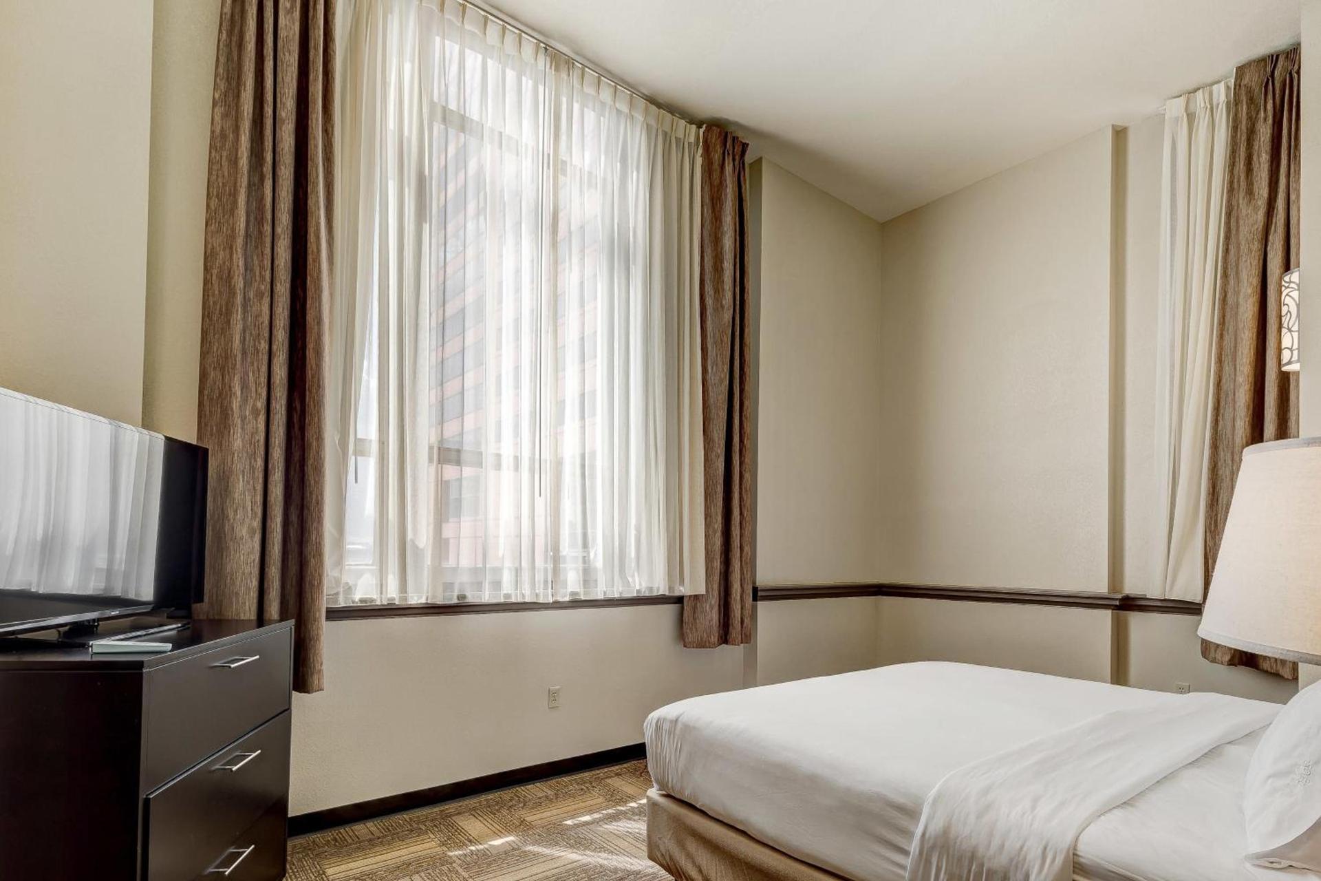 Staybridge Suites Baltimore - Inner Harbor by IHG photo 32