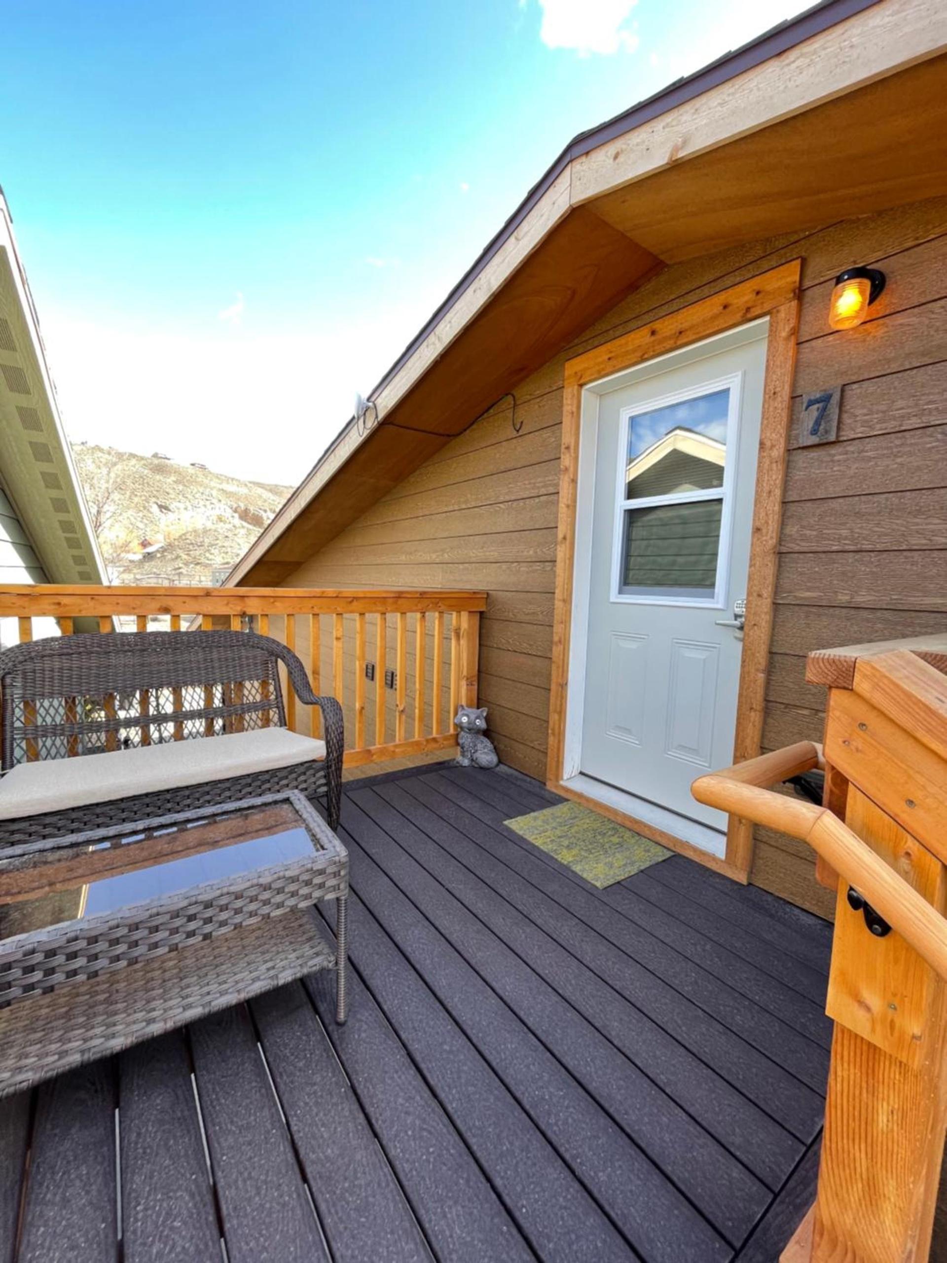 Rhodopa Lodge at Yellowstone photo 2