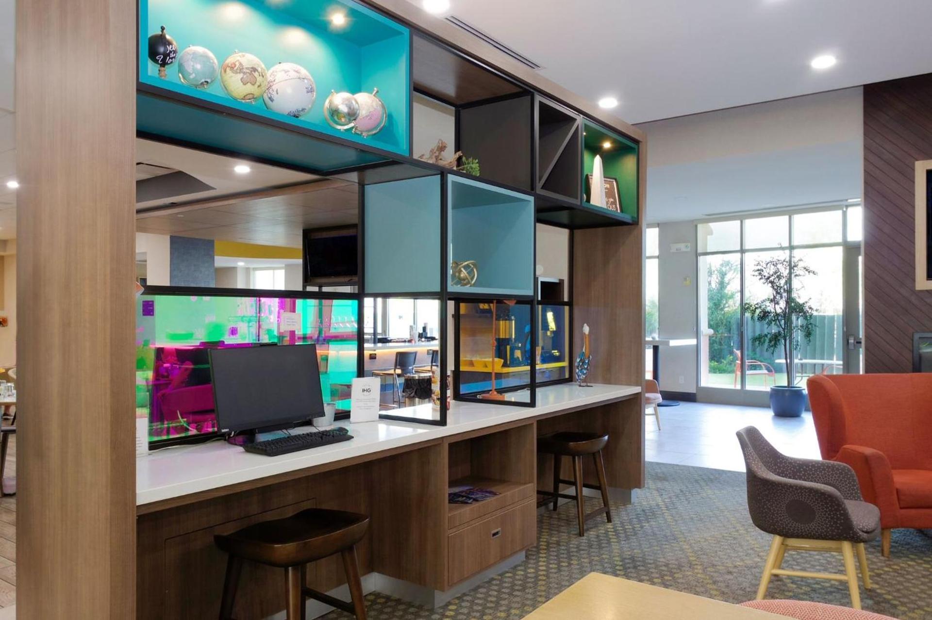 Holiday Inn & Suites Phoenix Airport by IHG photo 46
