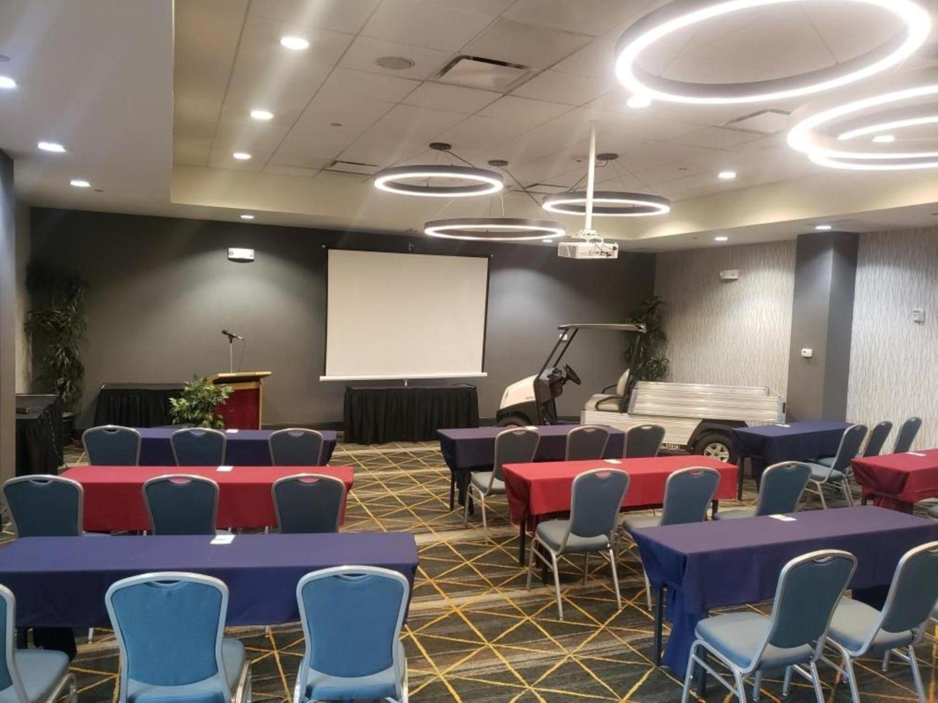 Holiday Inn & Suites Phoenix Airport by IHG photo 61