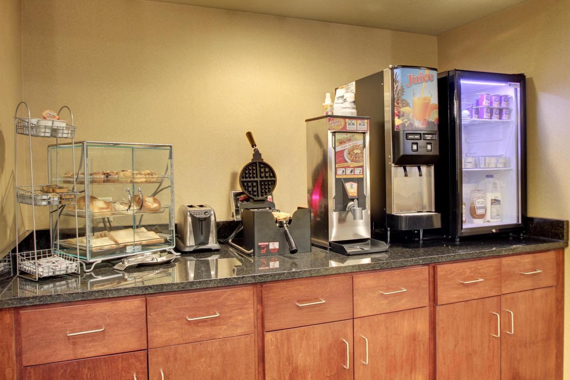 Cobblestone Inn & Suites-Winterset photo 15