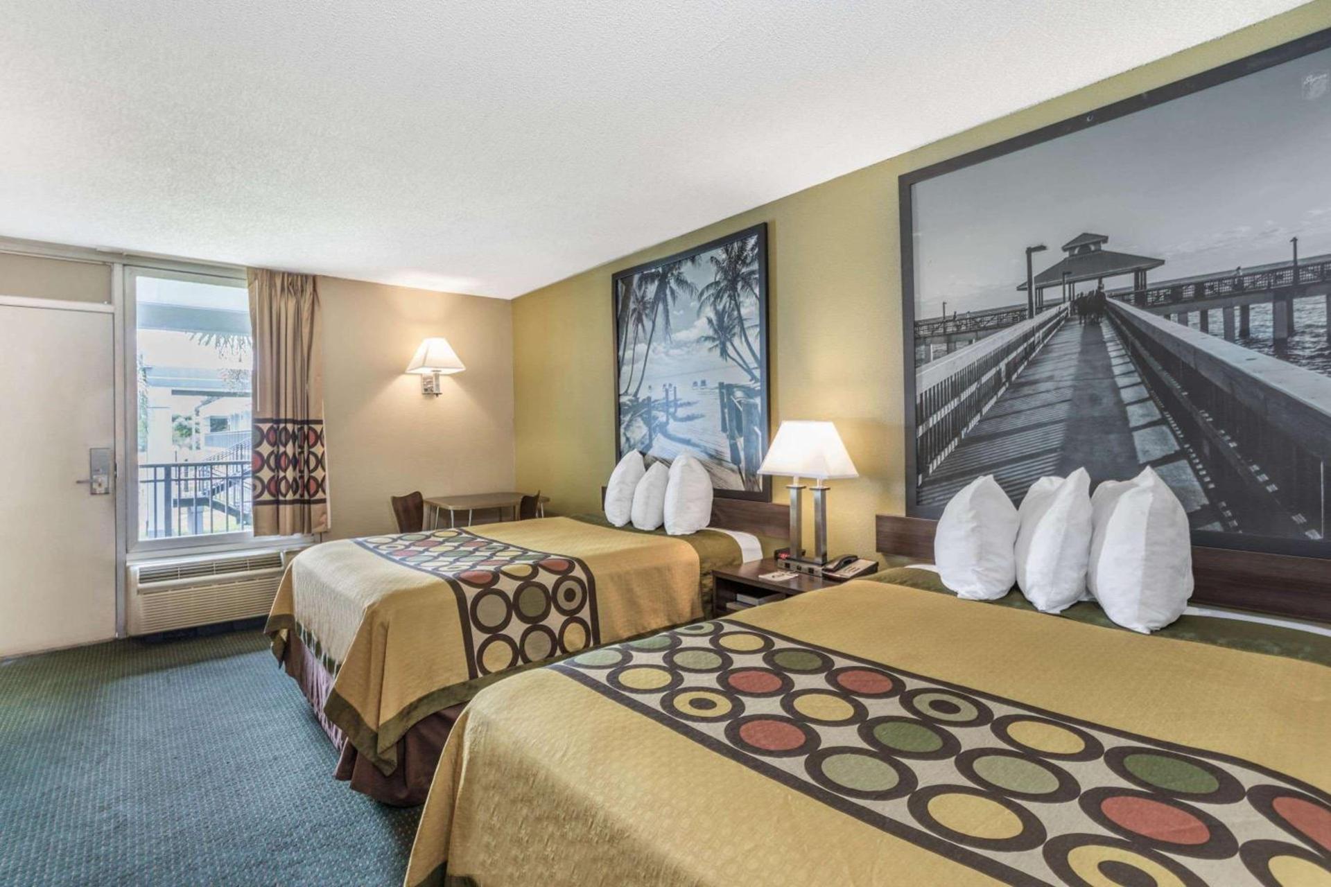 Super 8 by Wyndham Ocala I-75 photo 13