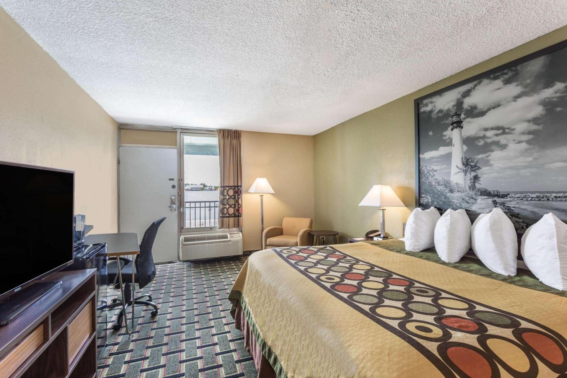 Super 8 by Wyndham Ocala I-75 photo 14
