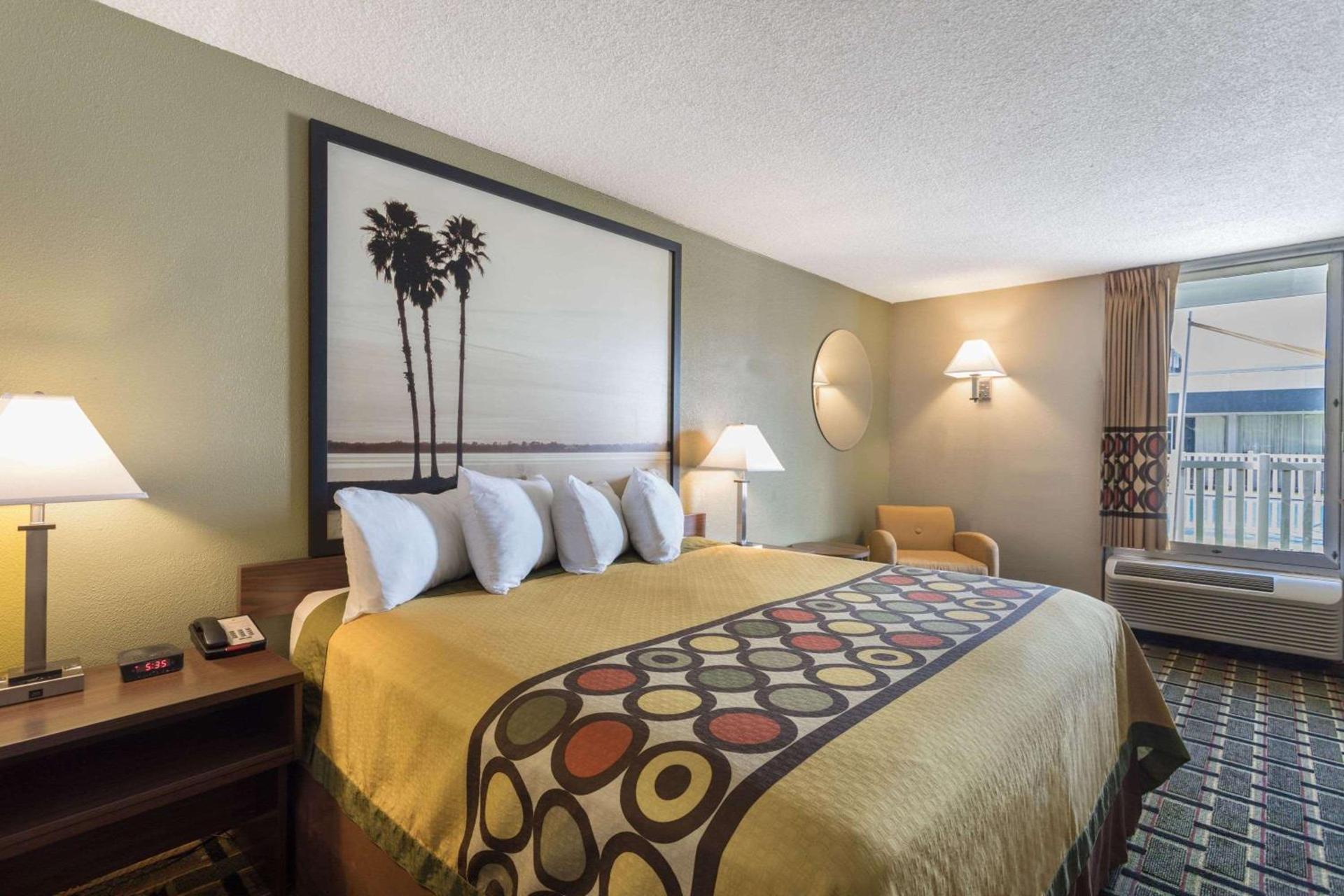 Super 8 by Wyndham Ocala I-75 photo 20