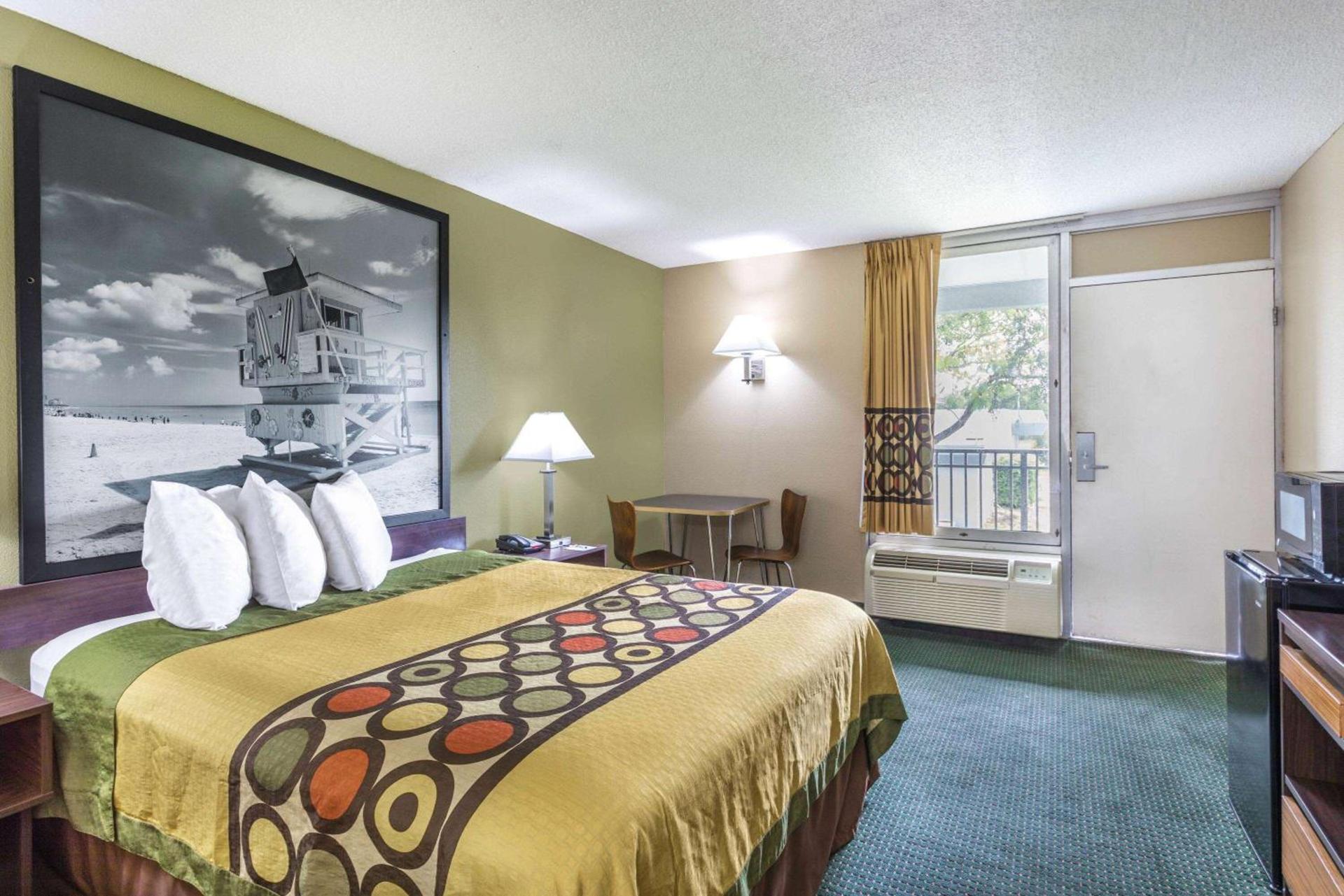 Super 8 by Wyndham Ocala I-75 photo 22