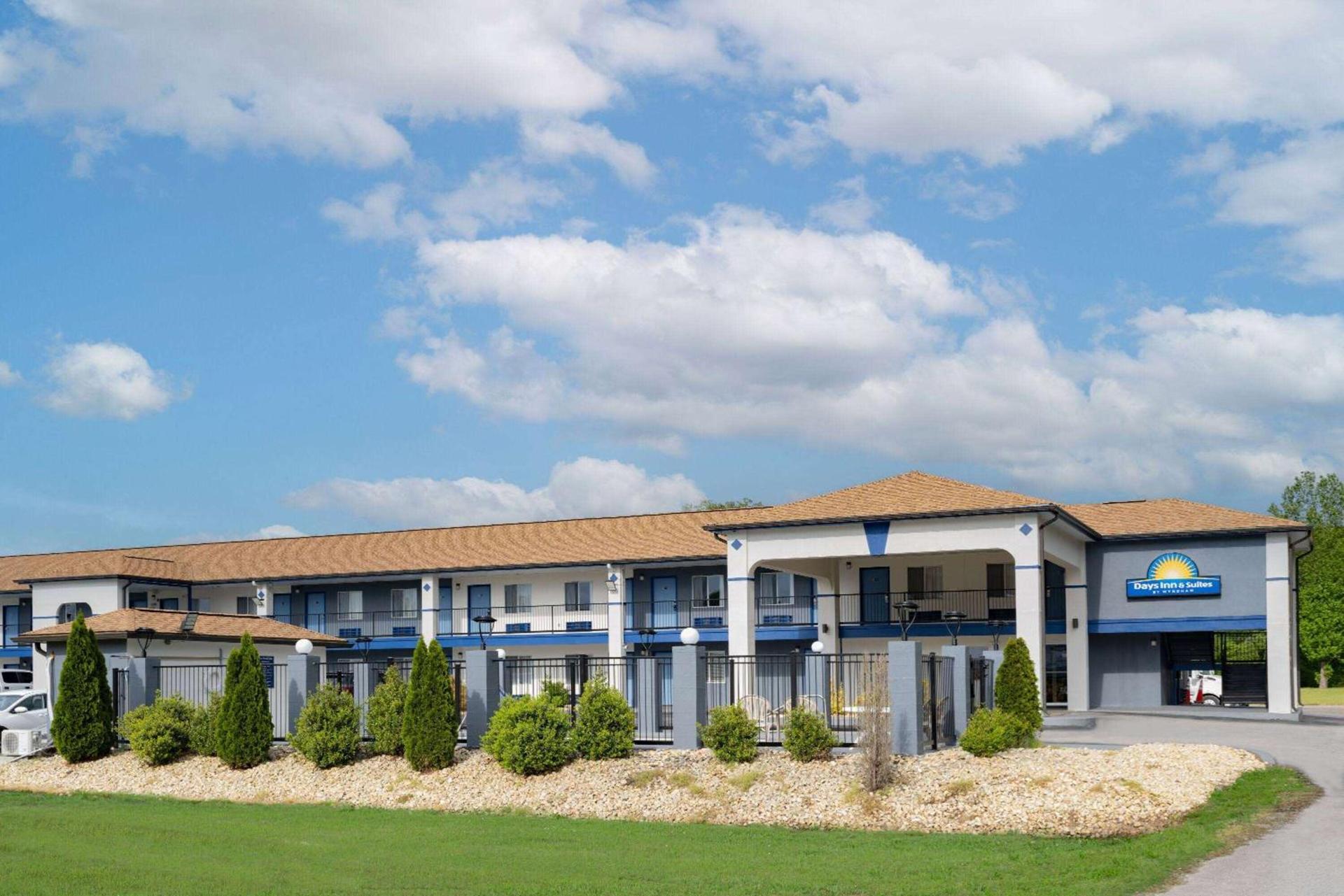 Days Inn by Wyndham Hamilton photo 3