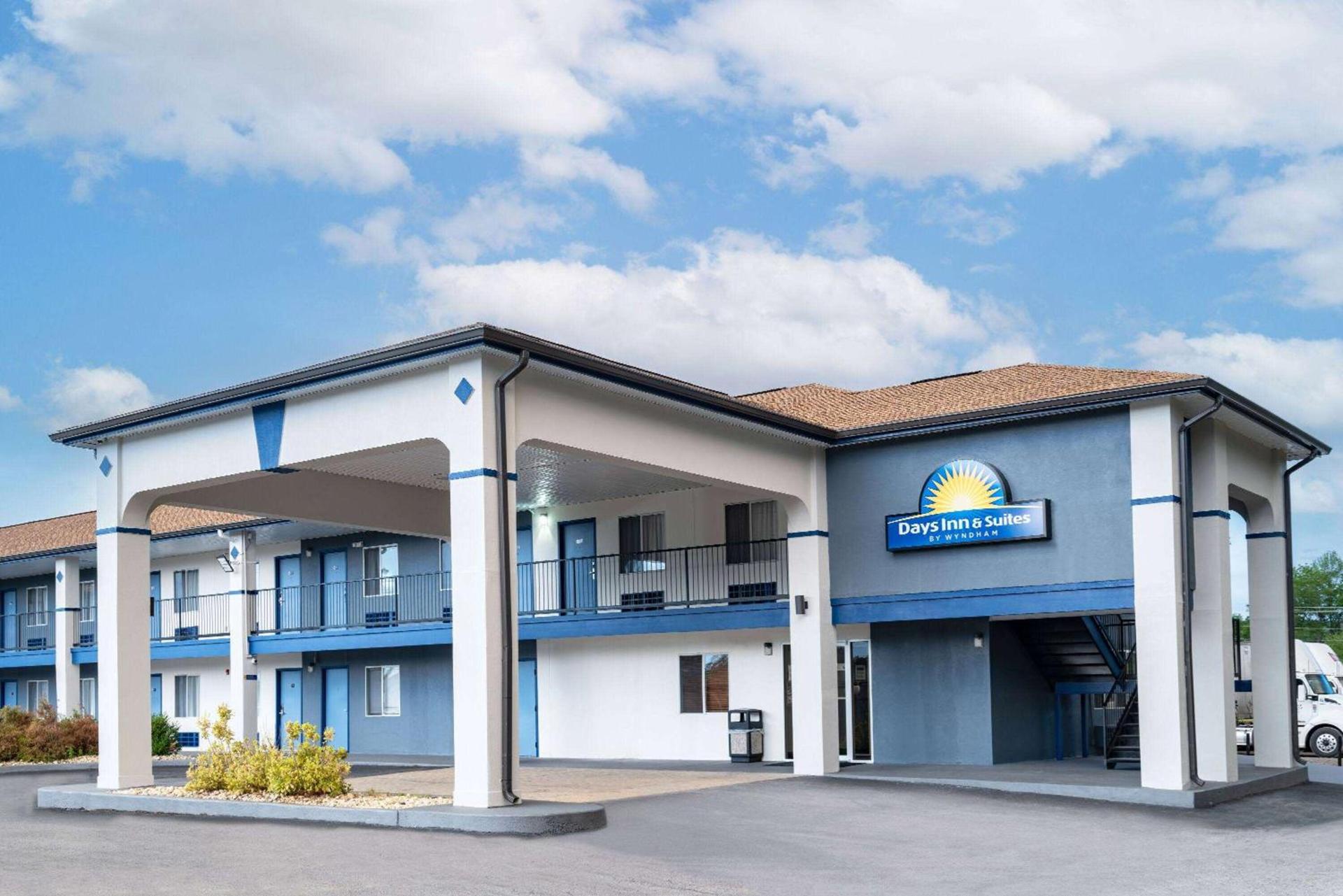 Days Inn by Wyndham Hamilton photo 4