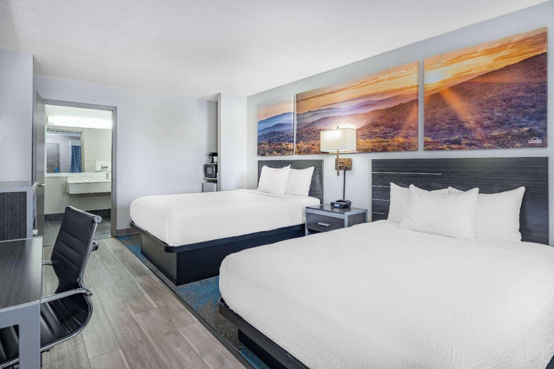 Days Inn by Wyndham Hamilton photo 8