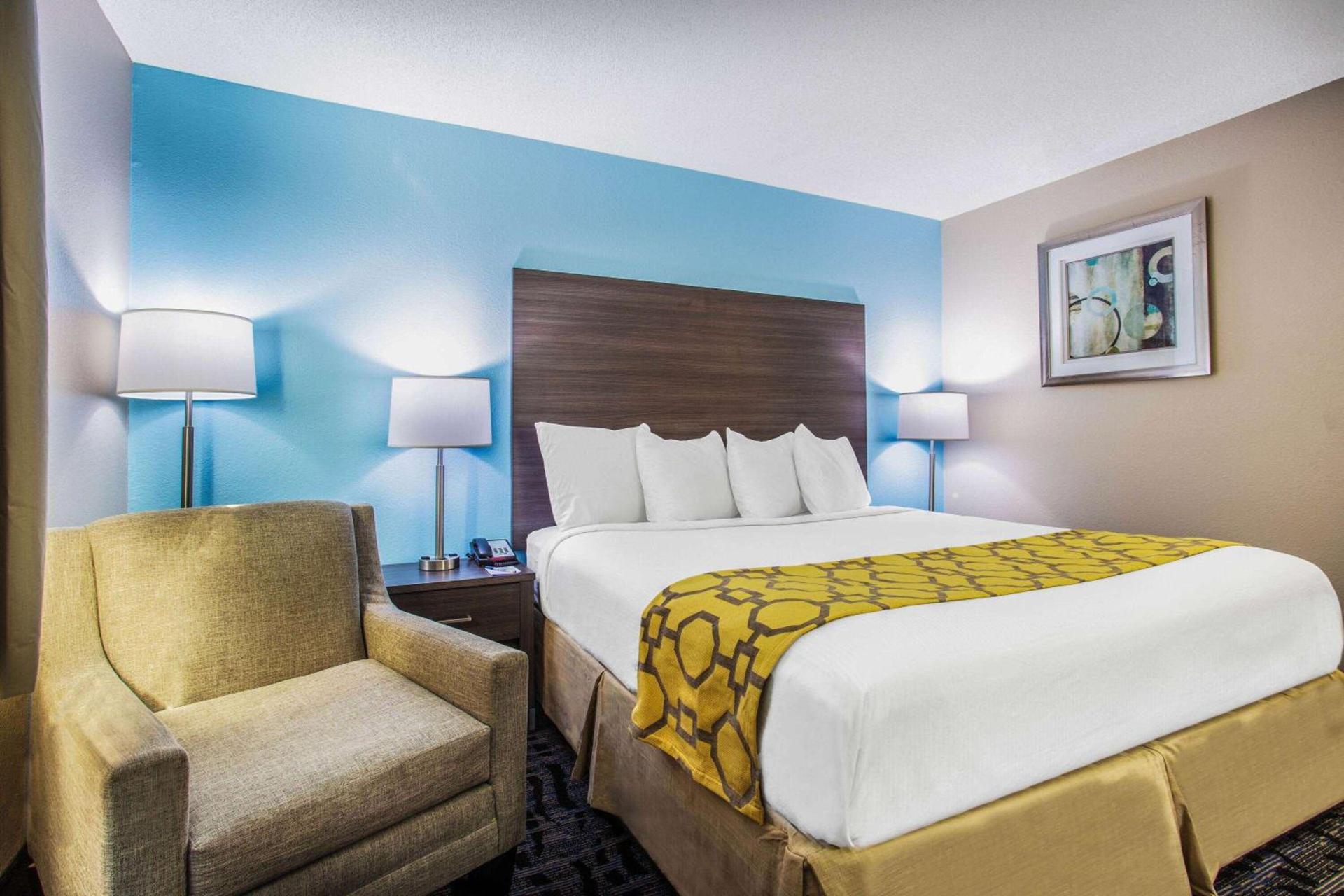 Baymont by Wyndham Joliet photo 12